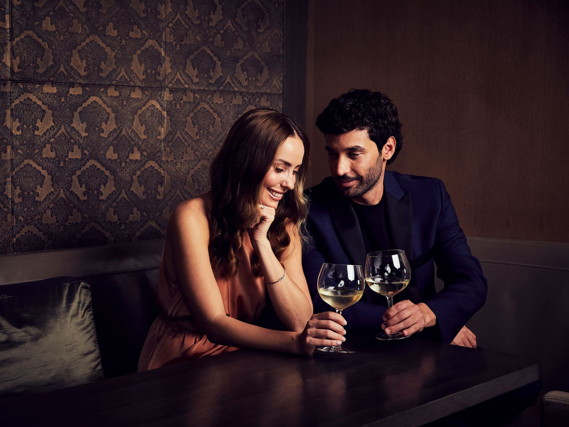 Global Couple Bar Wine