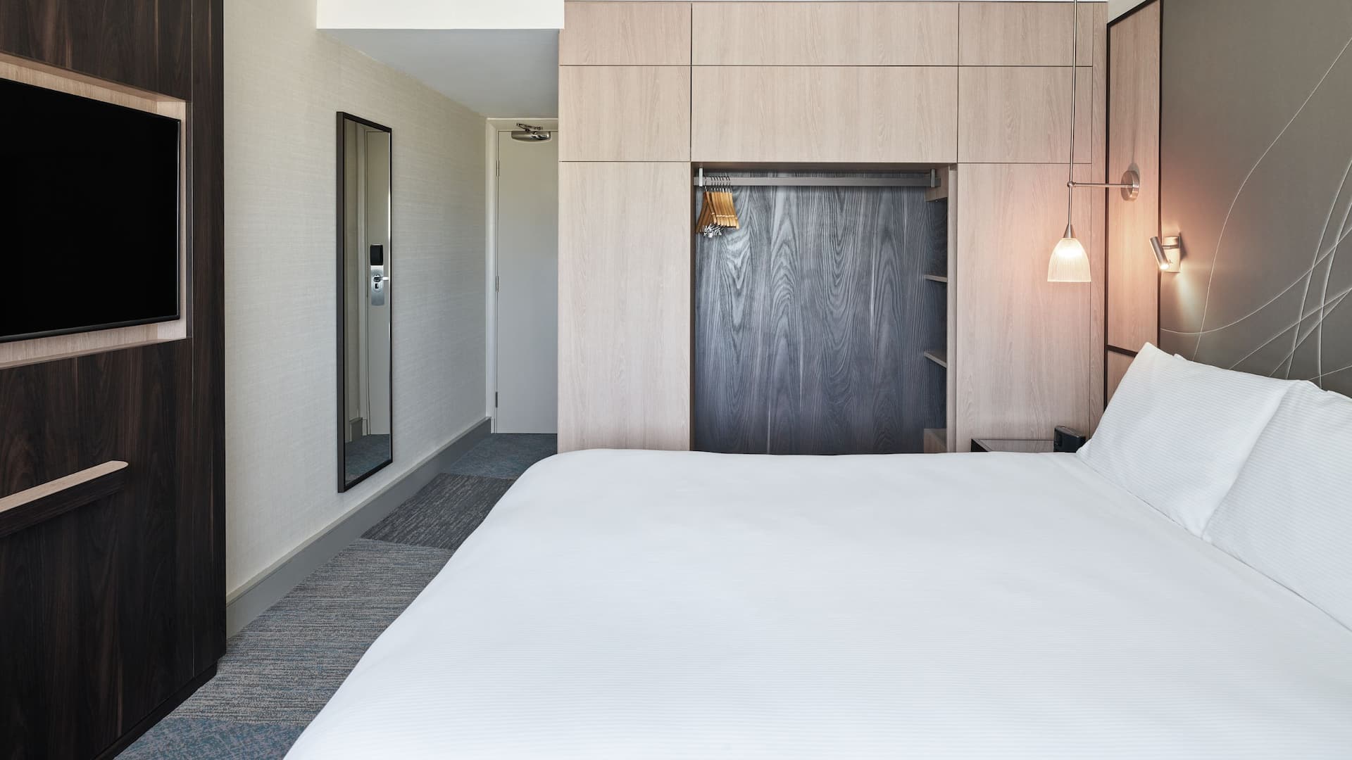 Hyatt Place London Heathrow Airport  King Bed No Sofa Bed Layout