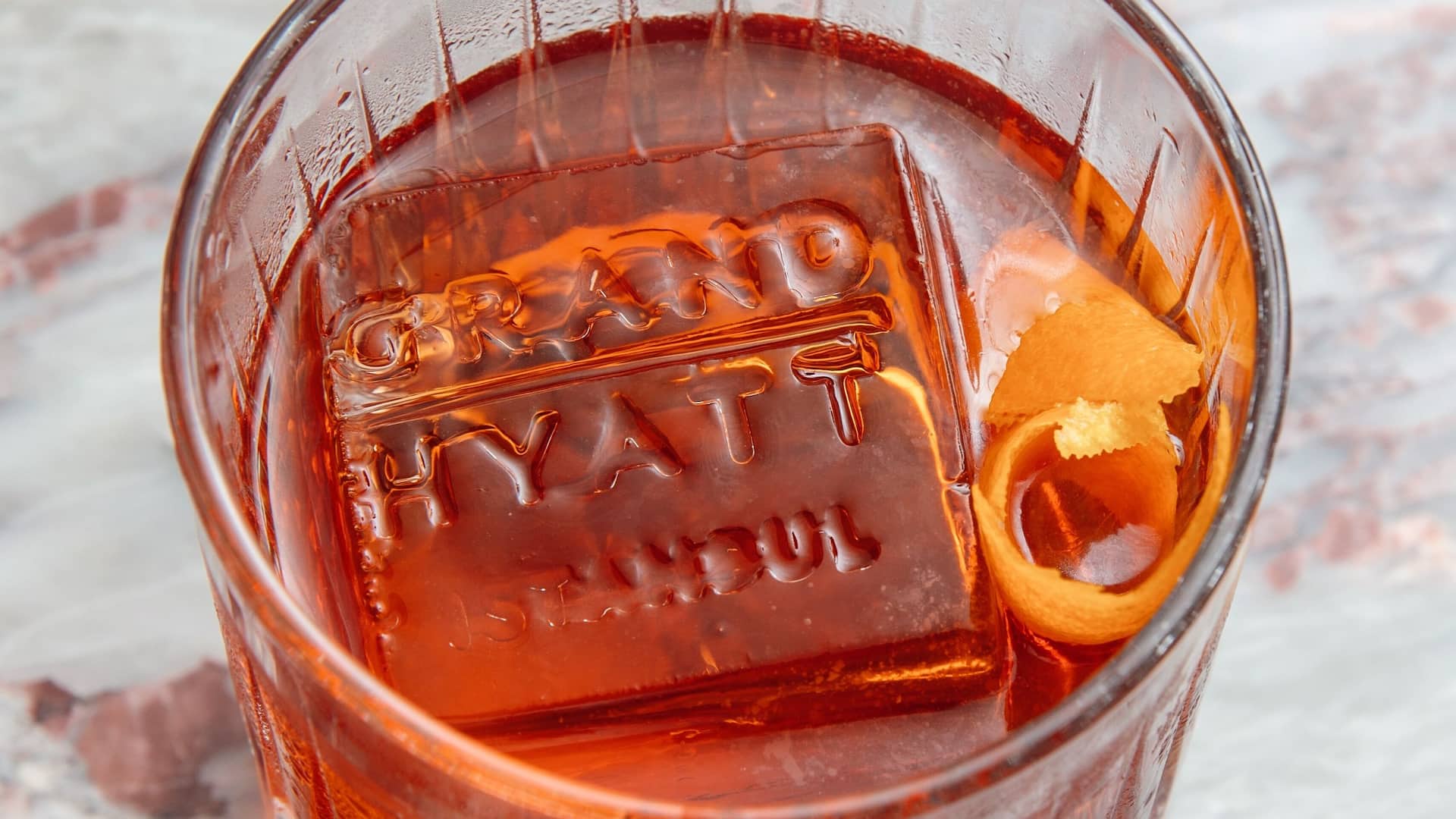 Grand Hyatt Istanbul Library Bar Negroni