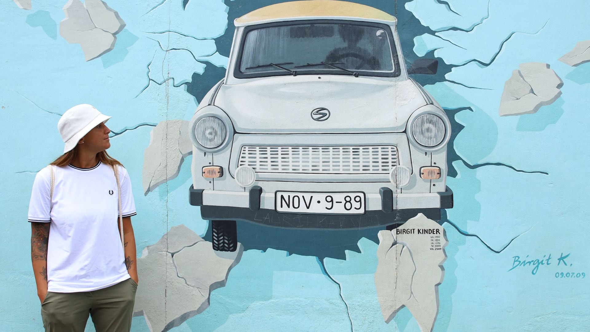 Grand Hyatt Berlin Woman Berlin Wall