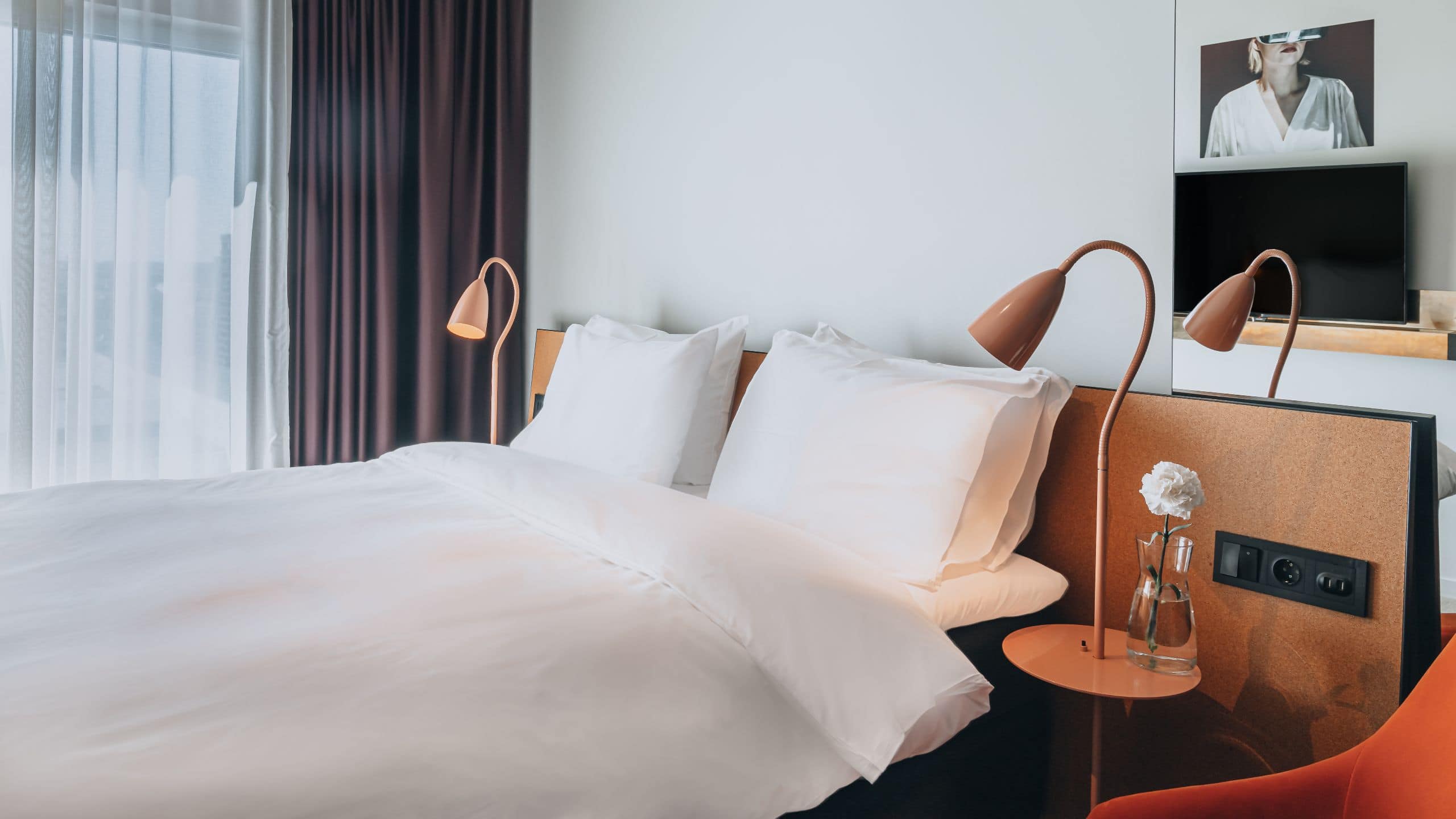 2/5 Story Hotel Studio Malmo Queen Bed City View Bed