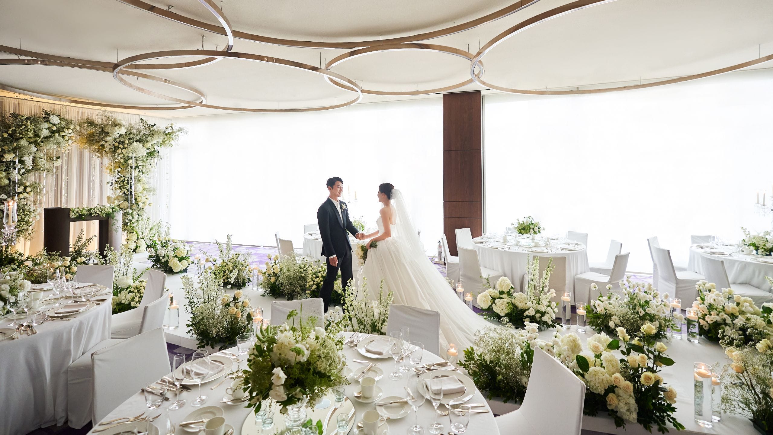 Park Hyatt Seoul Wedding Couple Holding Hands