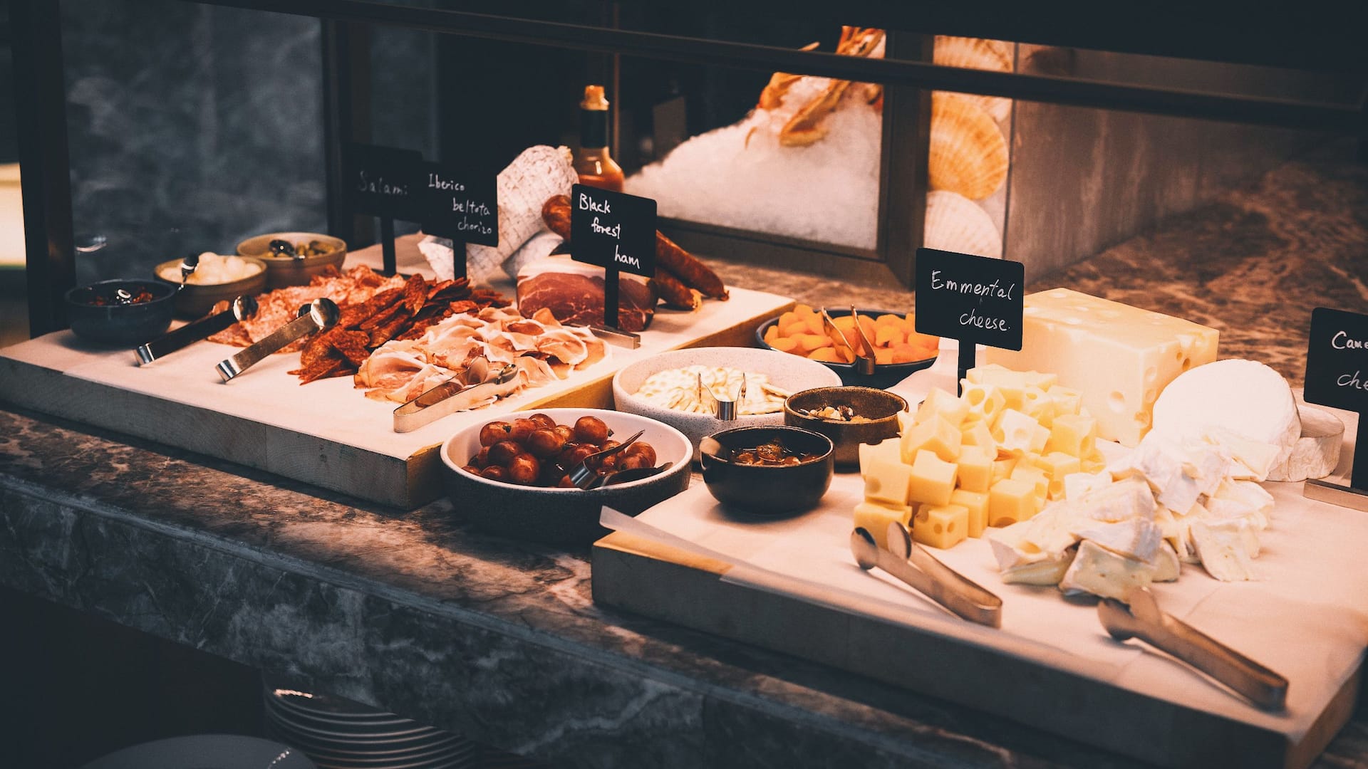 Hyatt Regency Hong Kong, Sha Tin Cafe Beep Cold Cuts Cheese