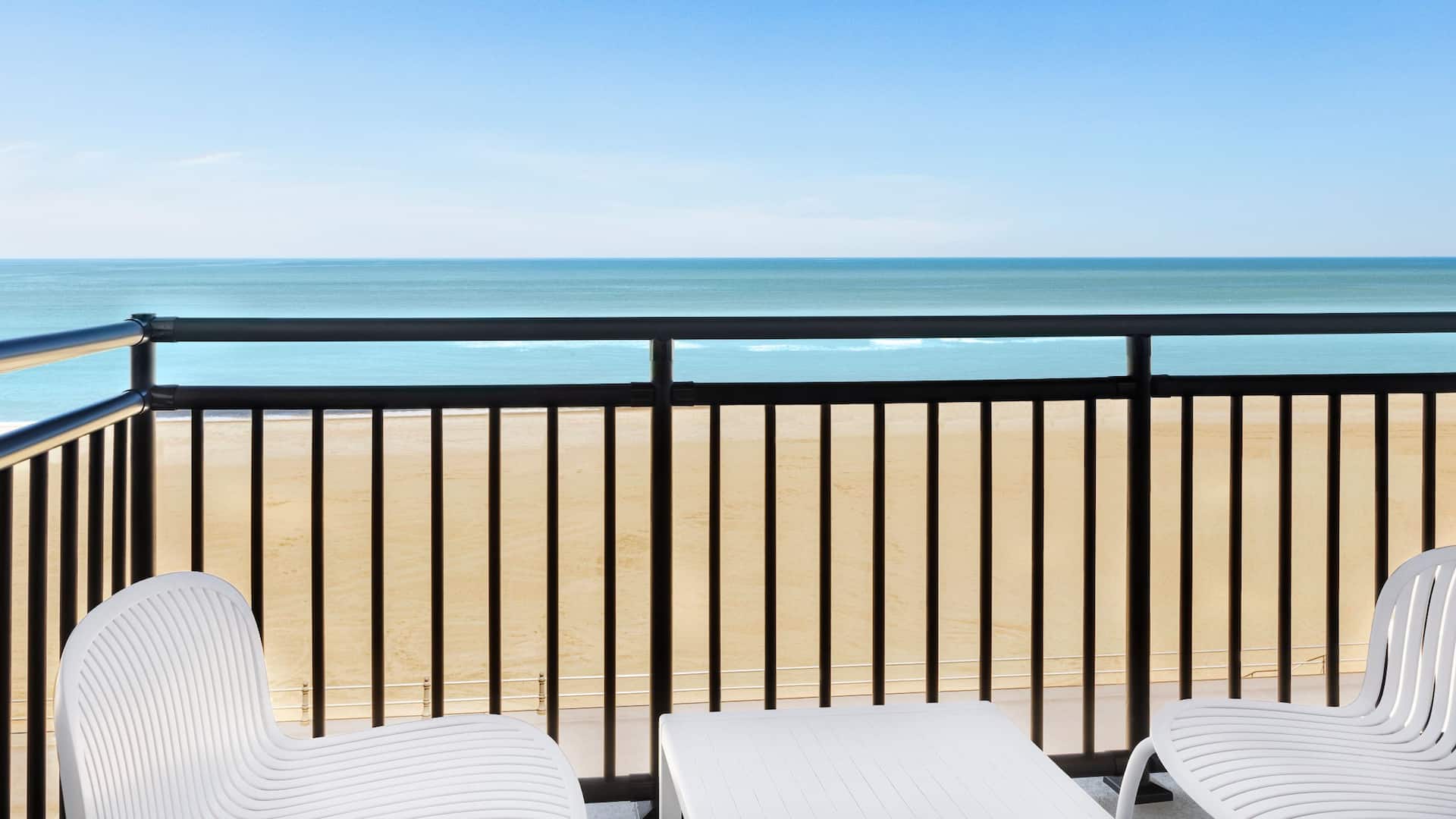第 3，共 4 Hyatt Place Virginia Beach / Oceanfront  Oceanfront Room Balcony