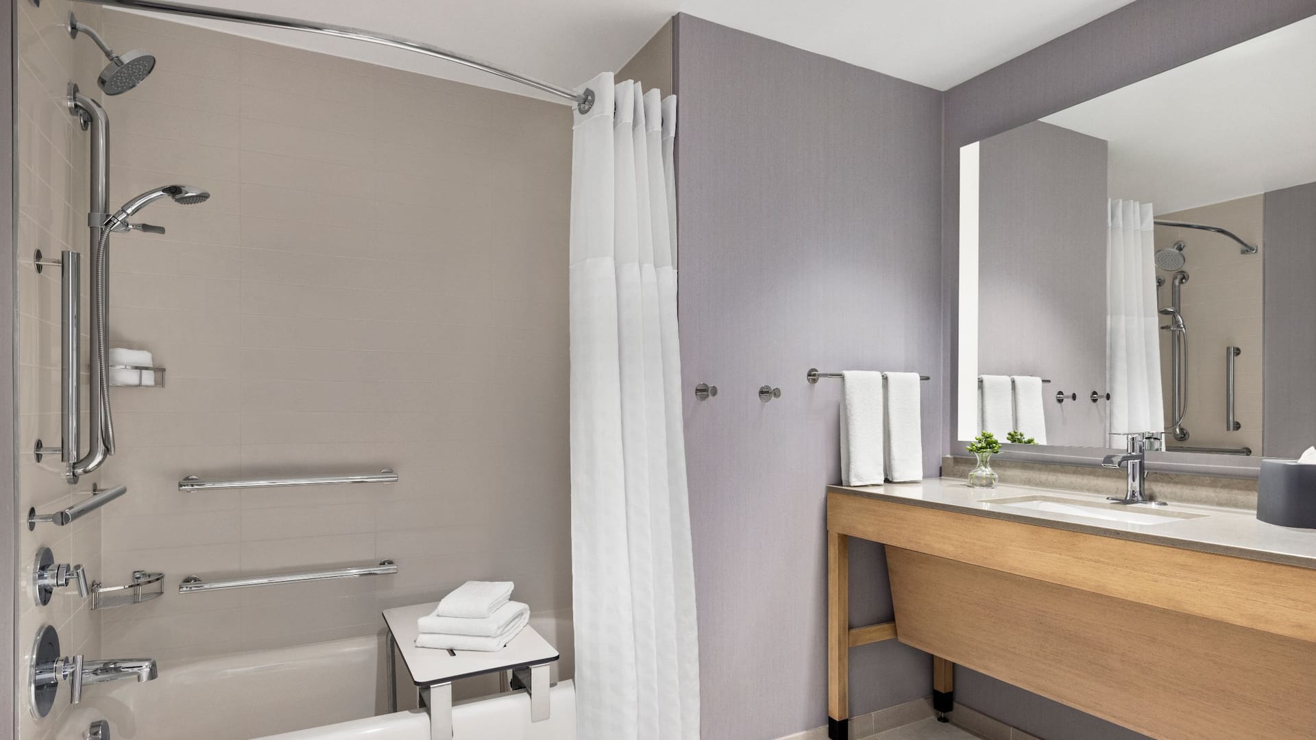 第 4，共 4 Hyatt Place Virginia Beach / Oceanfront  Ada King Bath