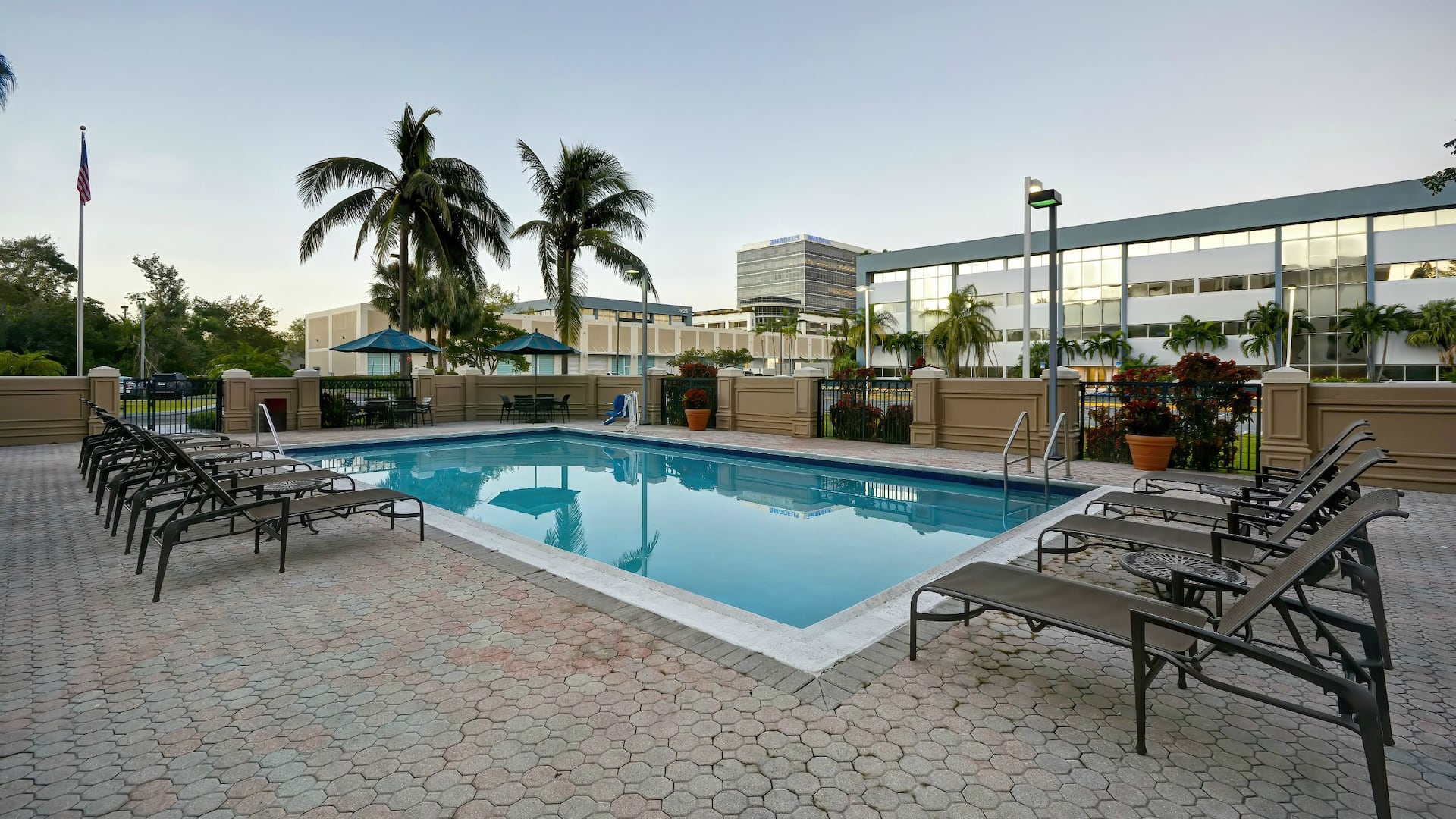 Hyatt Place Miami Airport-West/Doral Hyatt Place Miami Airport Pool Right