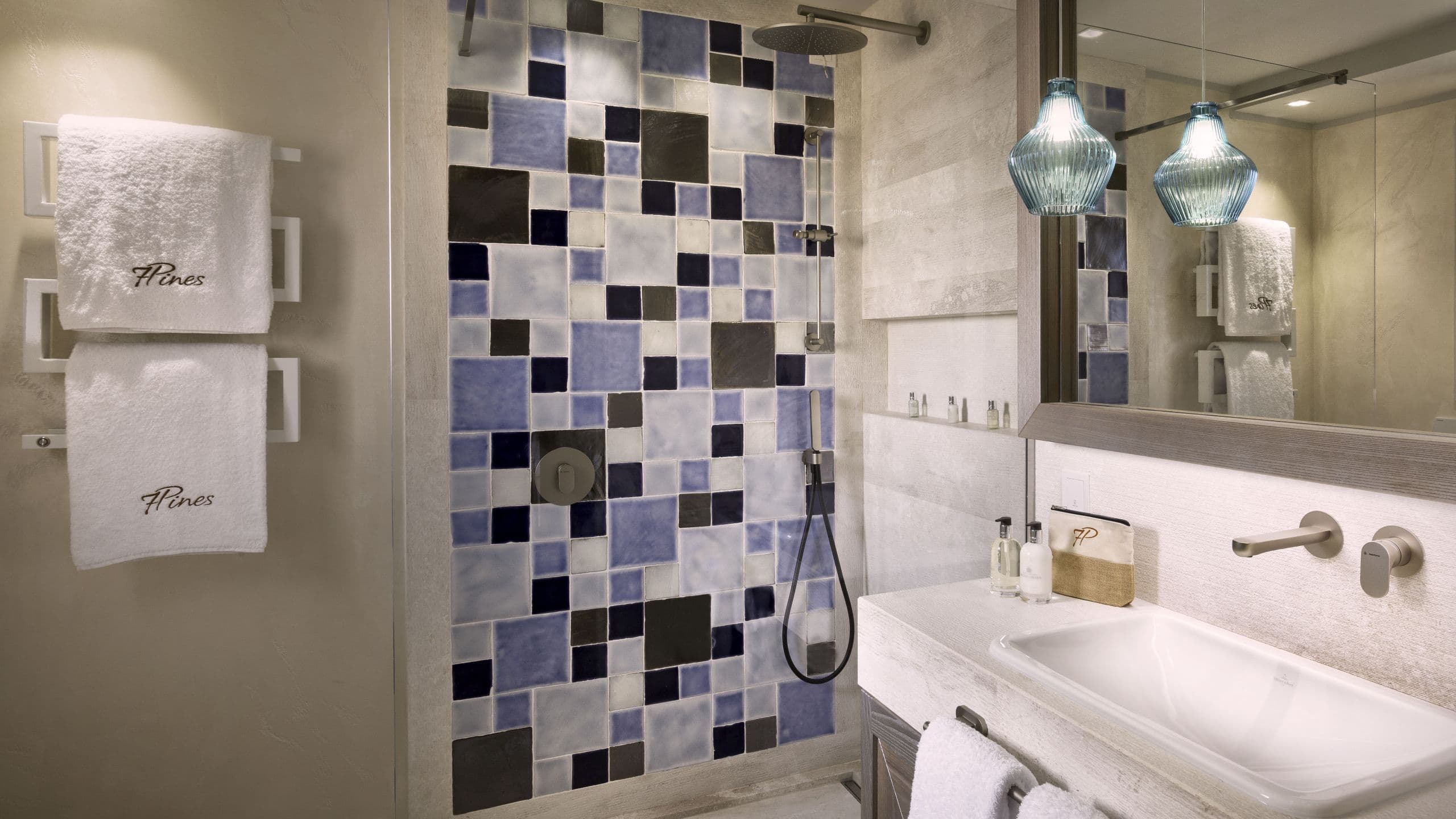 7Pines Resort Sardinia Laguna Deluxe Room Bathroom