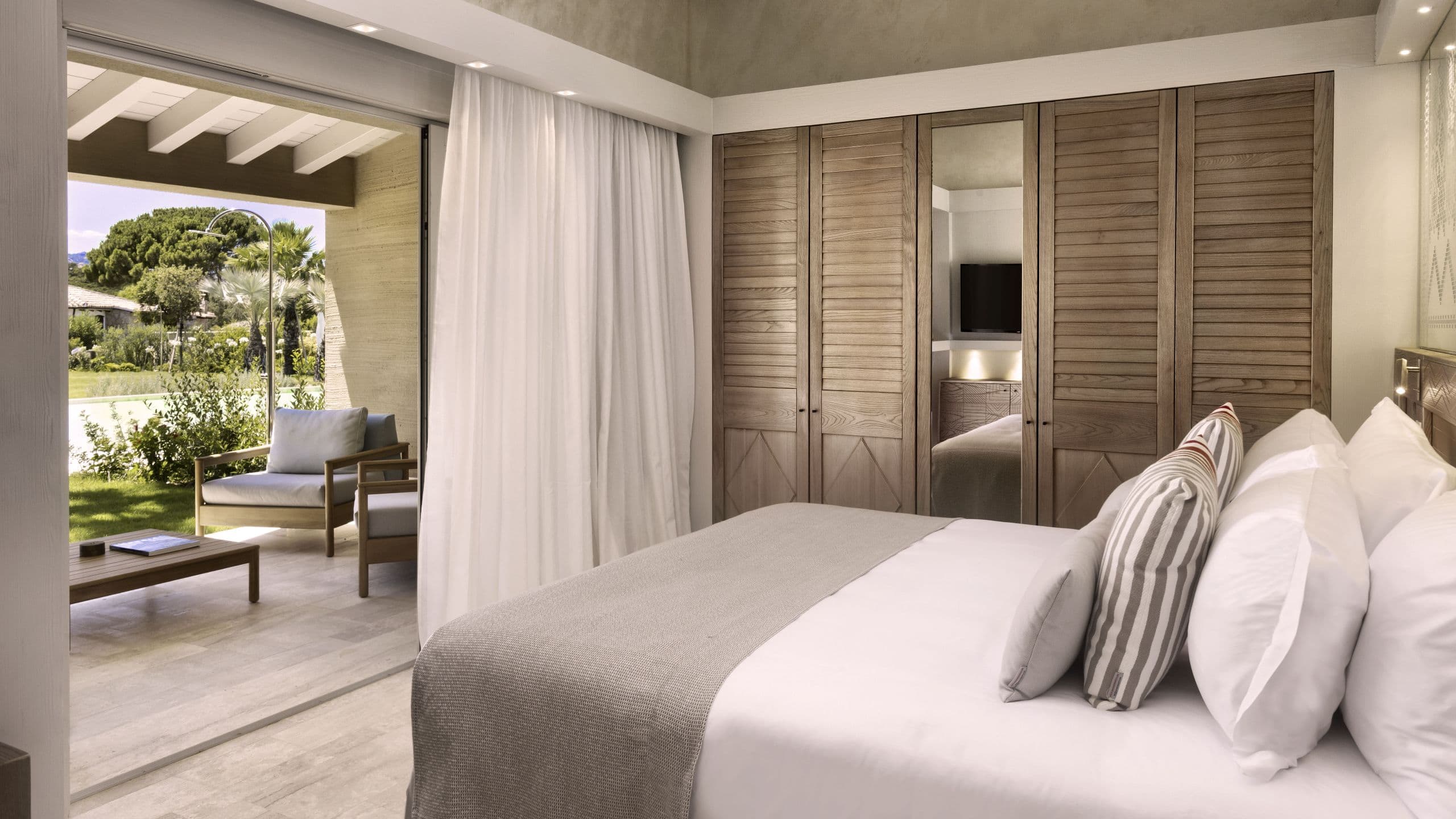 7Pines Resort Sardinia Laguna Suite Bedroom Layout