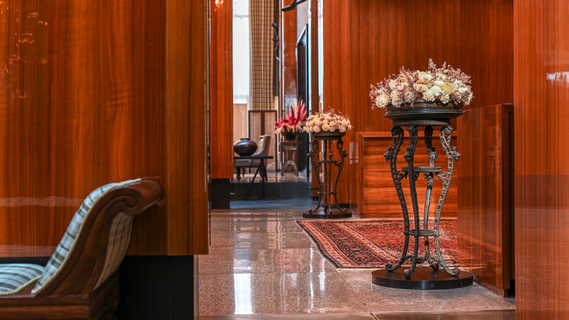 Grand Hyatt Gurgaon Lobby Flowers