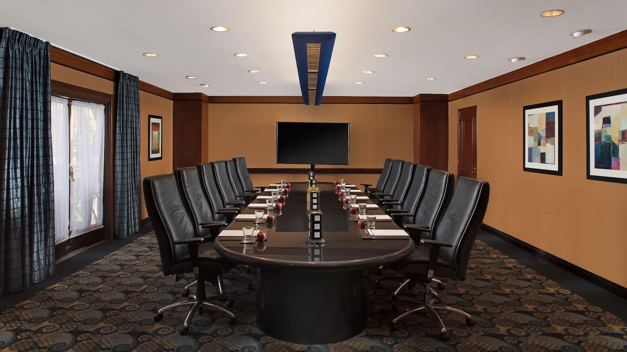 Commodore Meeting Room