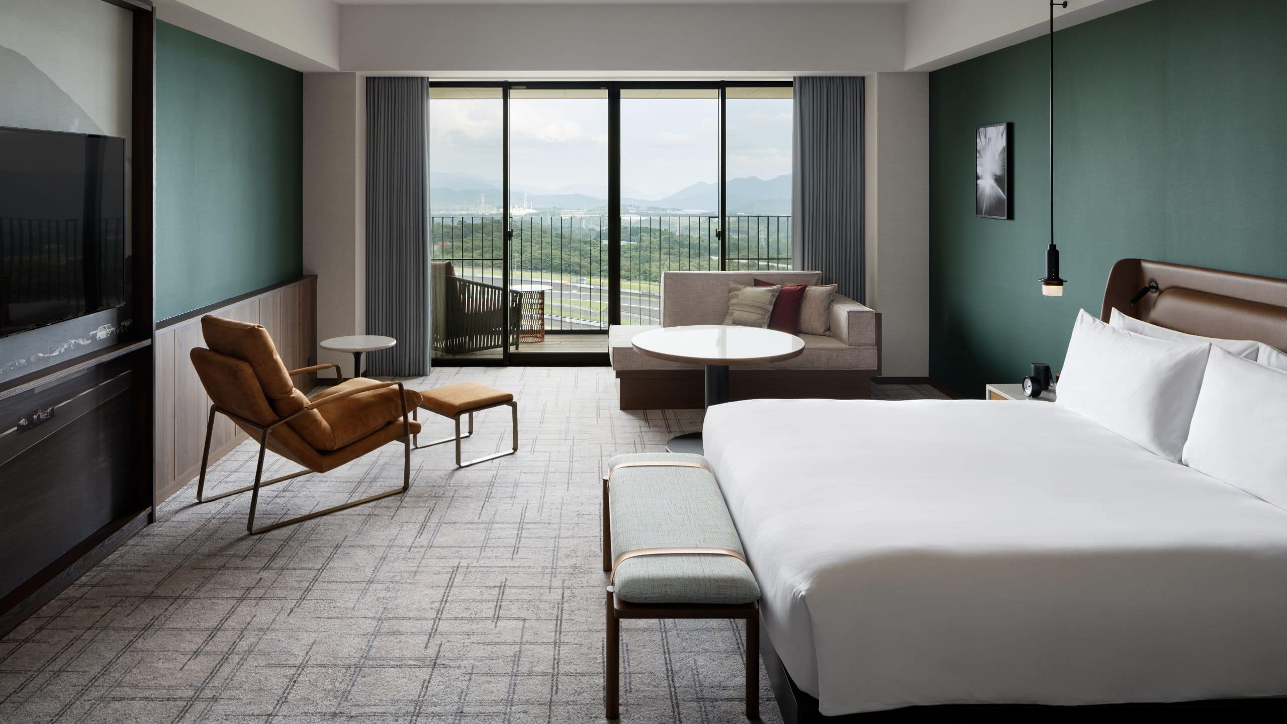 1 of 3 Fuji Speedway Hotel Deluxe King Circuit View