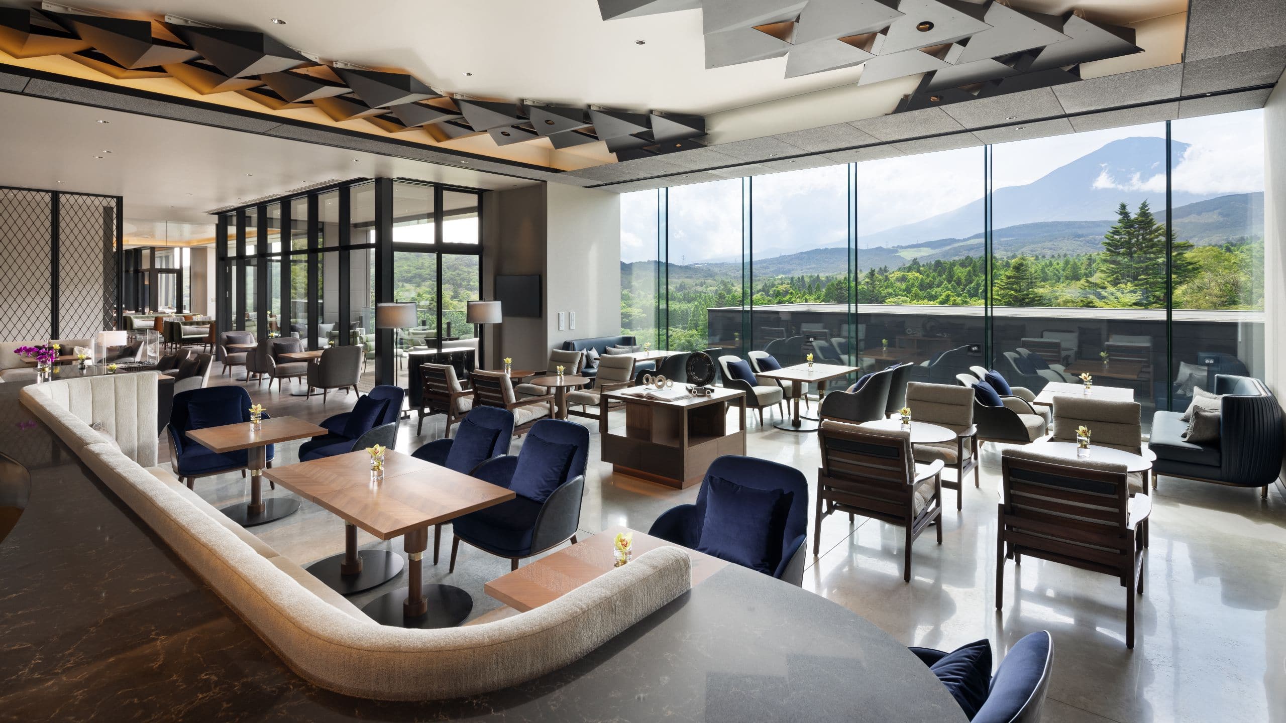 Fuji Speedway Hotel Lobby Lounge