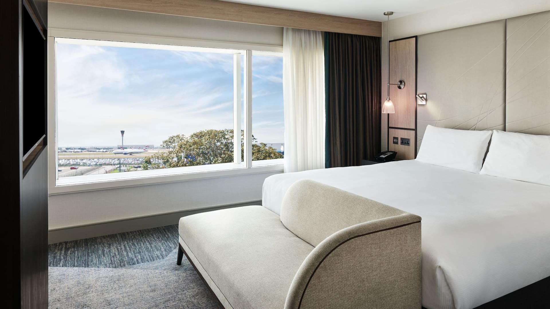 Hyatt Place London Heathrow Airport One King Bed Deluxe With A View