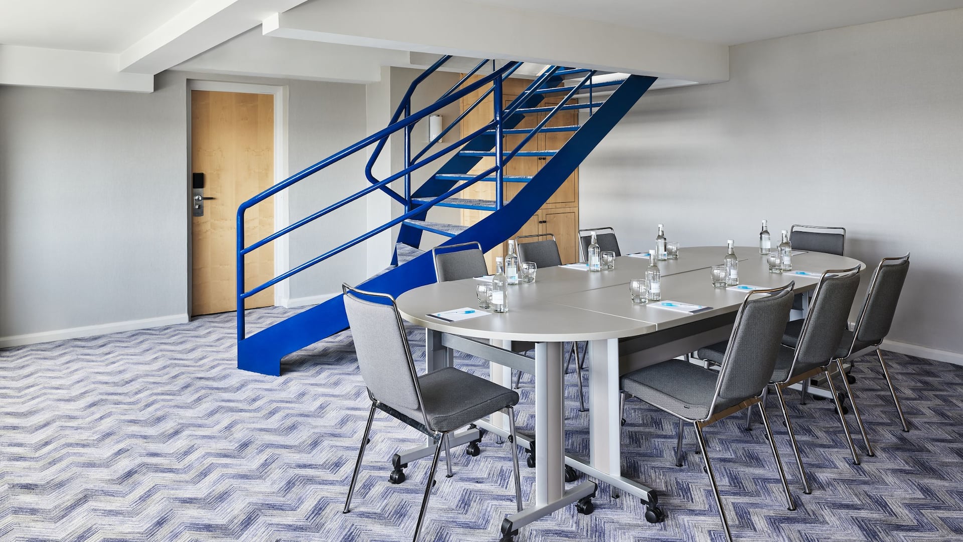Hyatt Place London Heathrow Airport Lhrza Blue Sky Suite 2