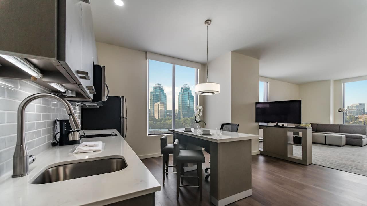 One Bedroom Kitchen Suite Two Queens