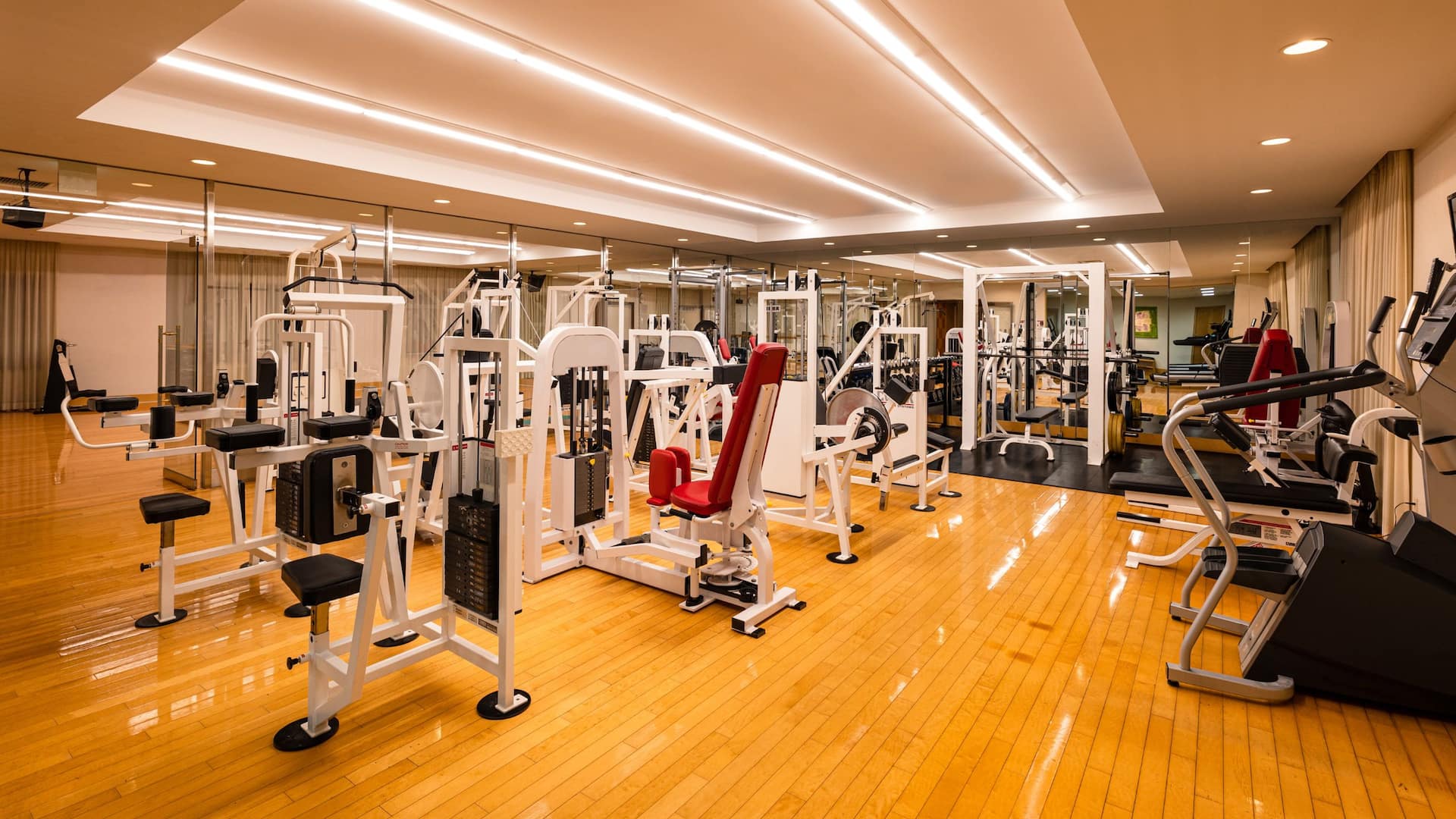 Grand Hyatt Fukuoka Club Olympus Gym