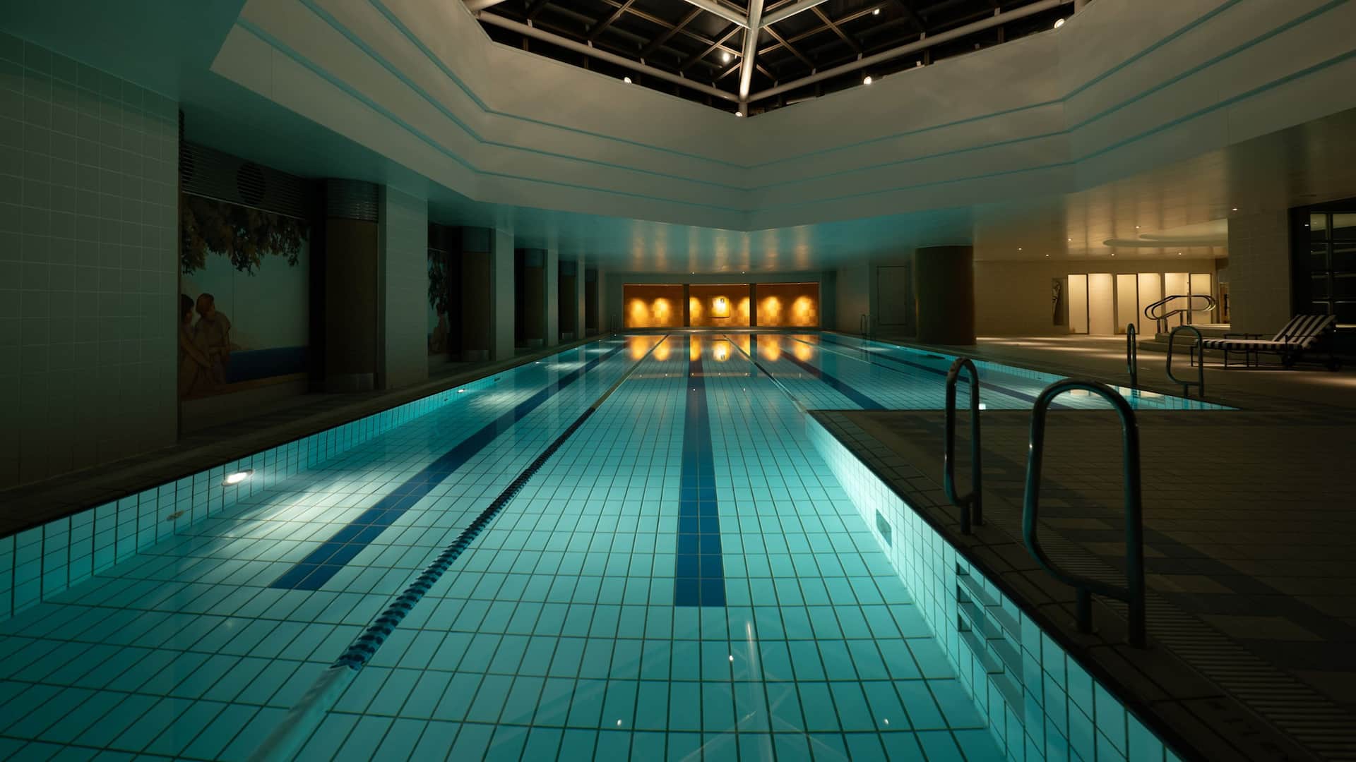 Grand Hyatt Fukuoka Club Olympus Pool Night