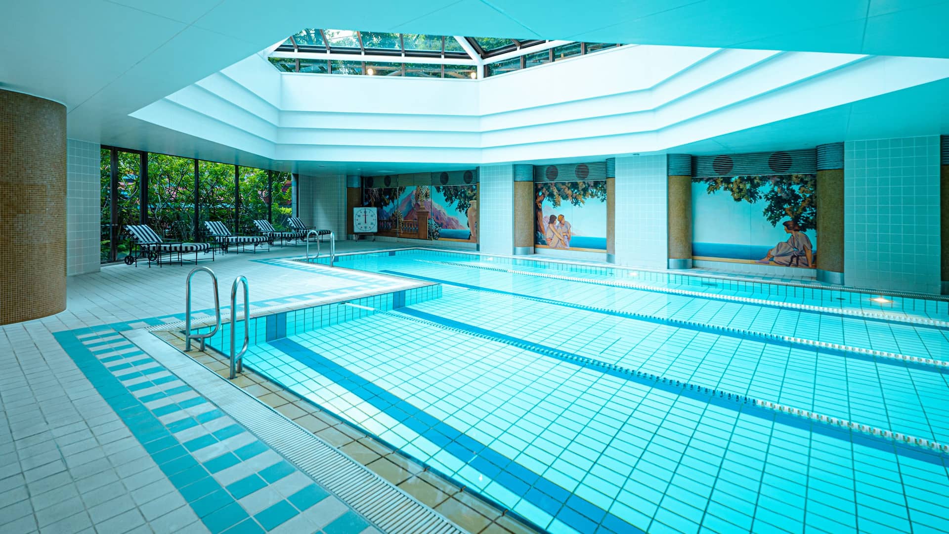 Grand Hyatt Fukuoka Club Olympus Poolside Daytime