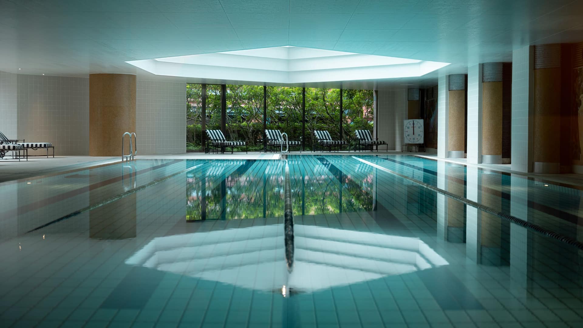 Grand Hyatt Fukuoka Club Olympus Pool Surface