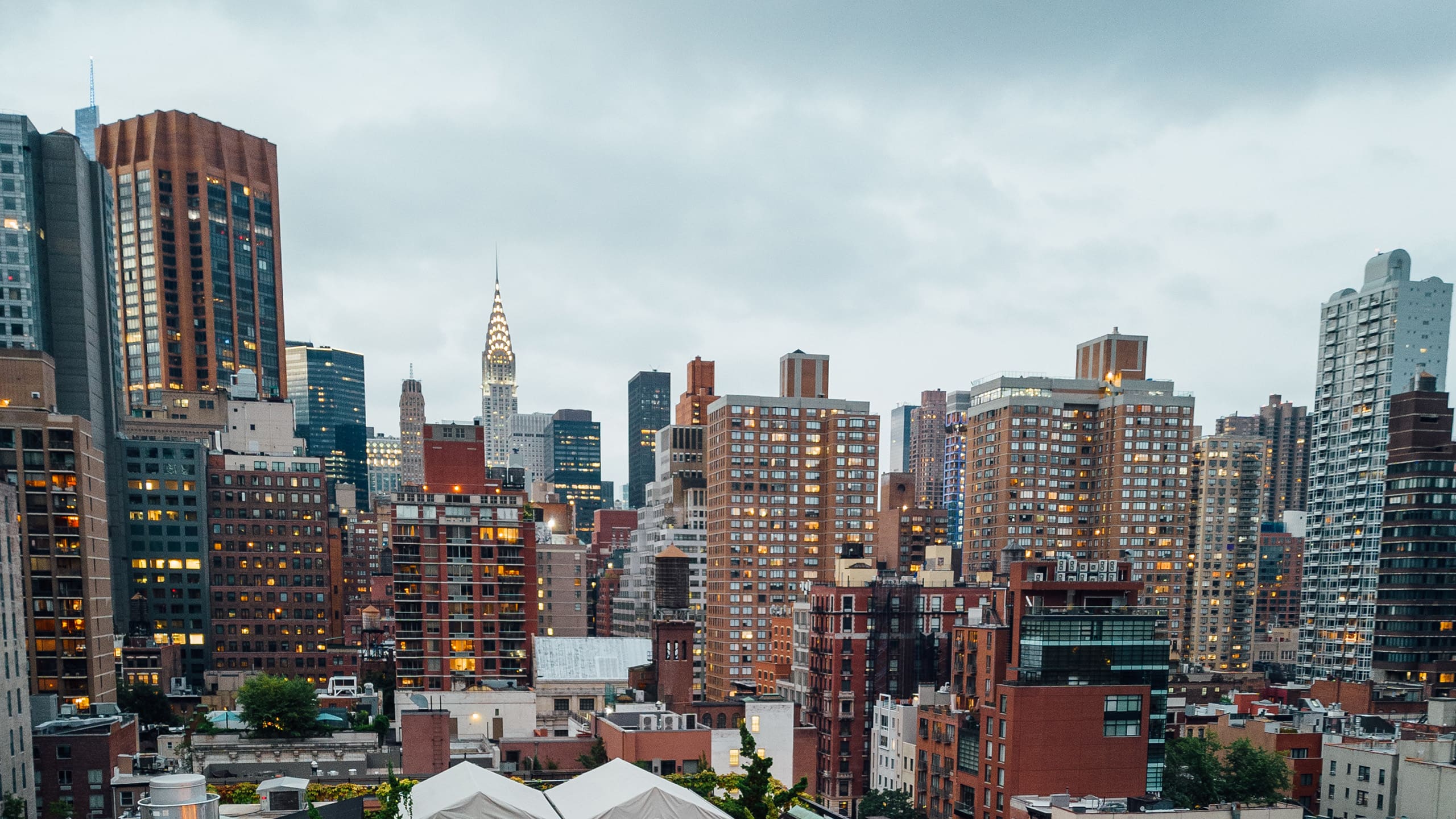 Park South Hotel Rooftop Aerial Guests