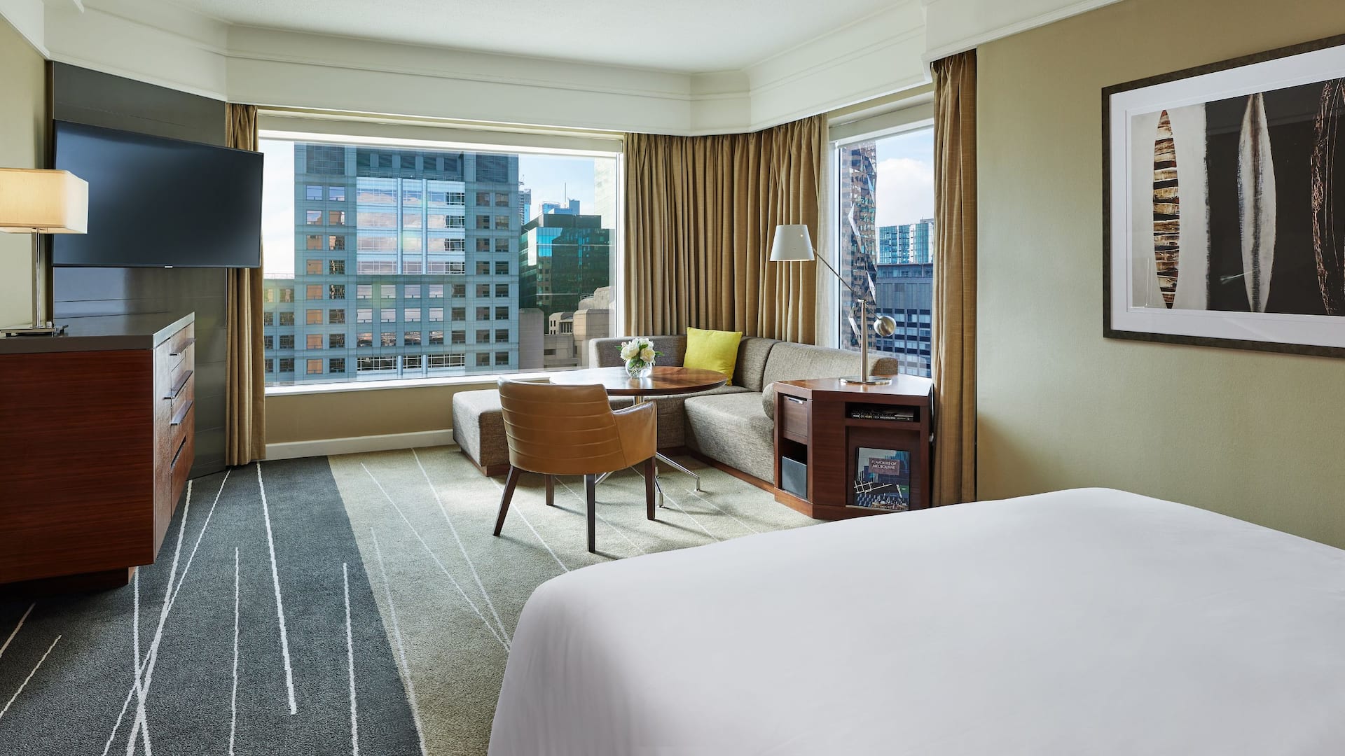 2/6 Grand Hyatt Melbourne Deluxe King View