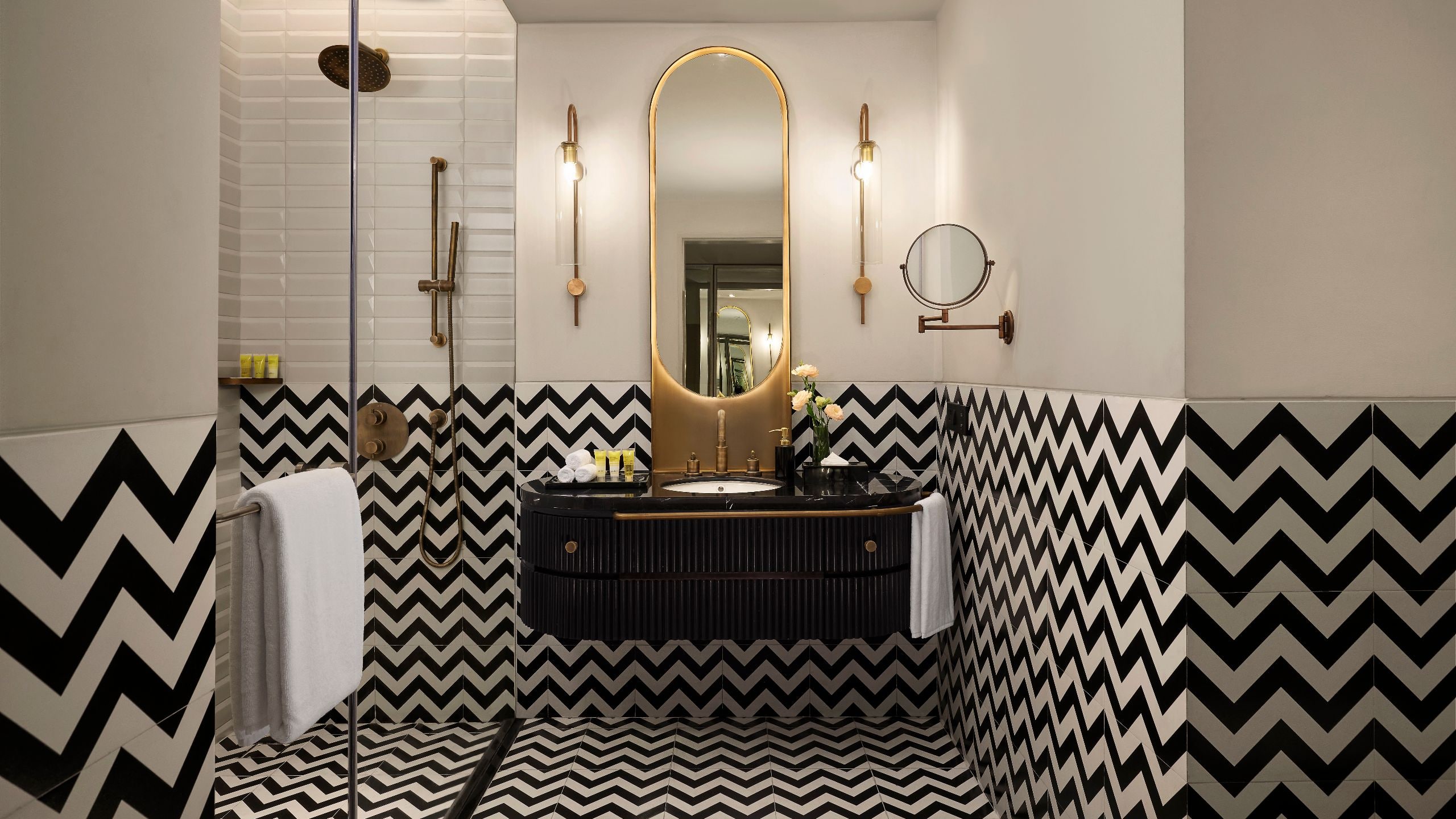 5 de 5 Hyatt Centric Sector 17 Chandigarh Bathroom