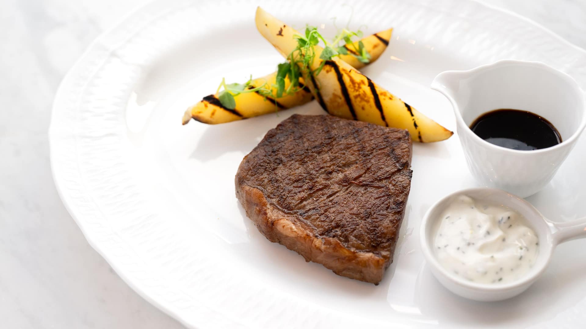 The Lounge Park Hyatt Niseko beef steak