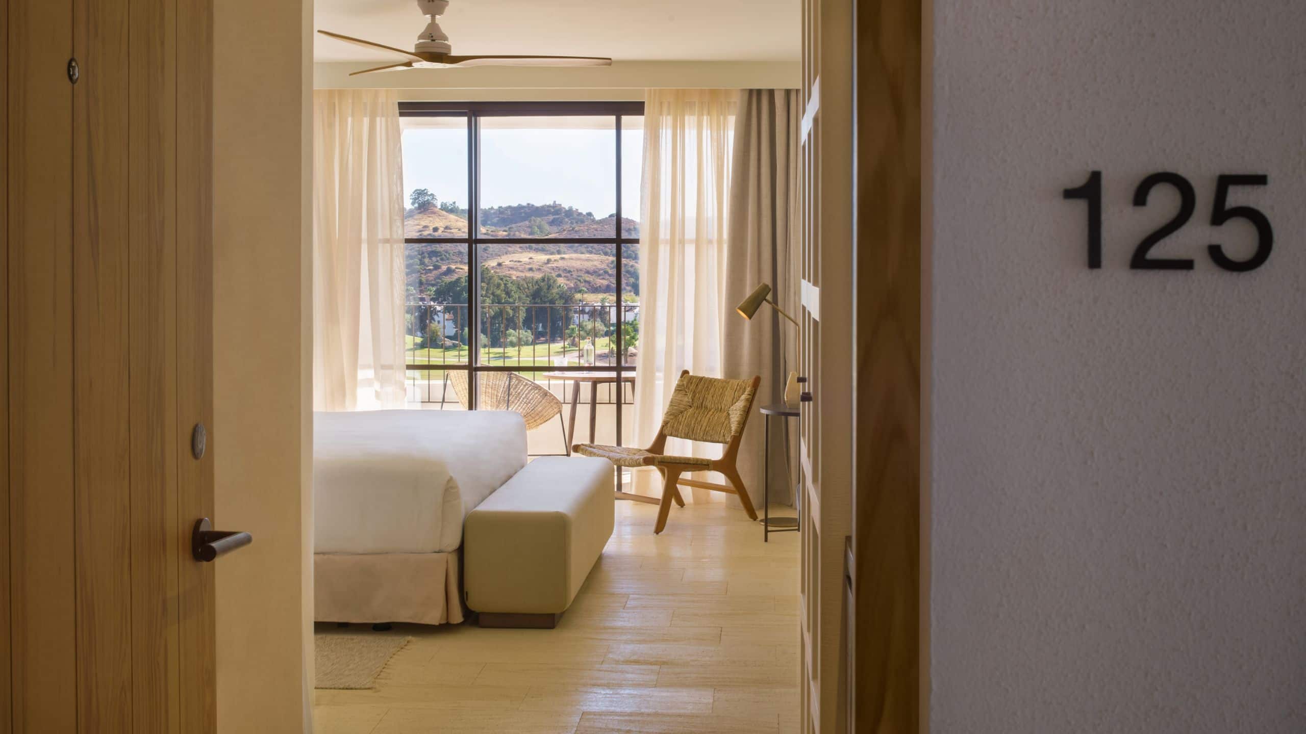 第 3，共 5 La Zambra Agpub King Golf View With Terrace Hotel Details