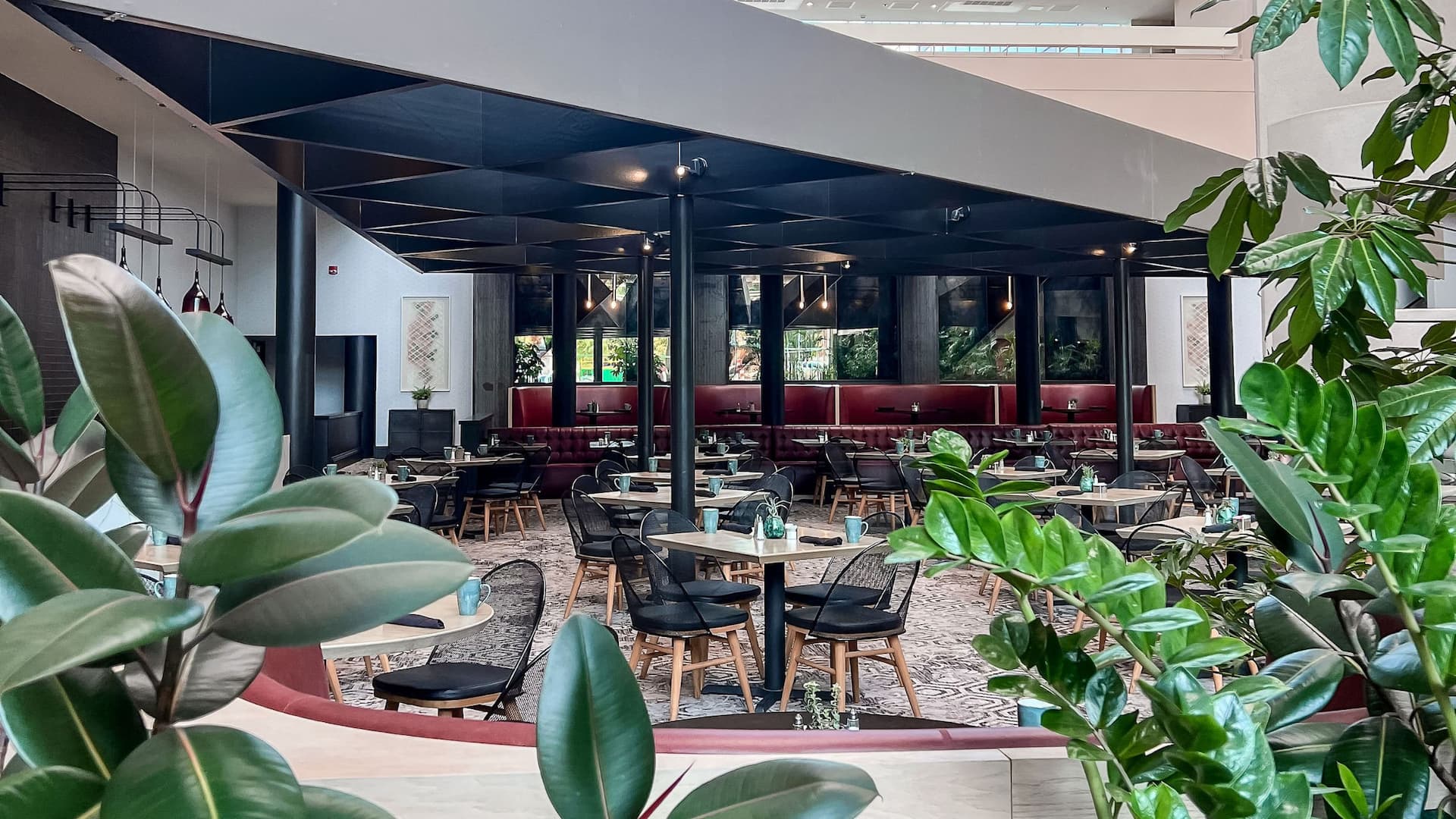 Hyatt Regency Houston West Restaurant Greenery