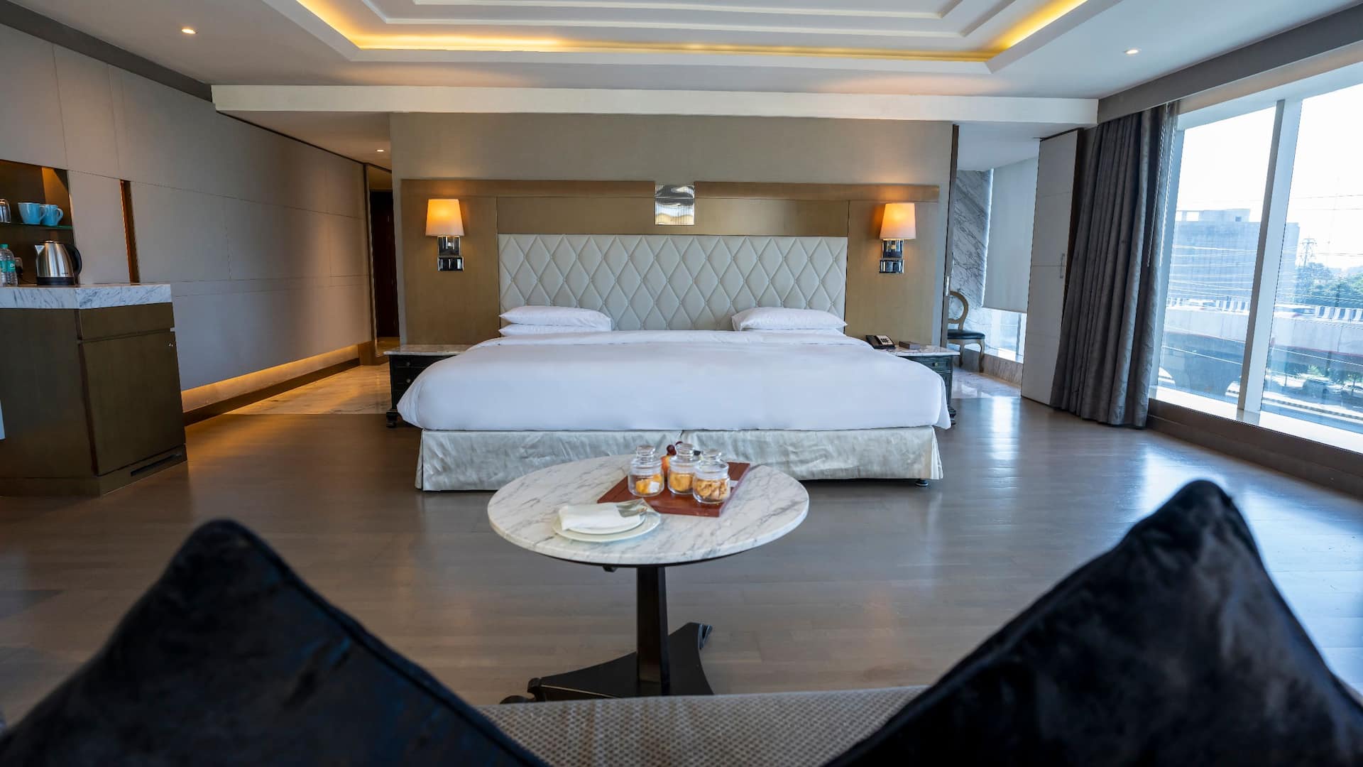3 de 4 Hyatt Regency Ludhiana Premier Suite View