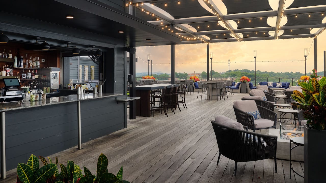 Hyatt Place Knoxville Downtown Rooftop Bar