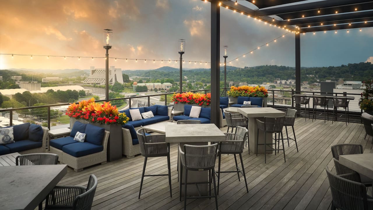 Hyatt Place Knoxville Downtown Rooftop Tables