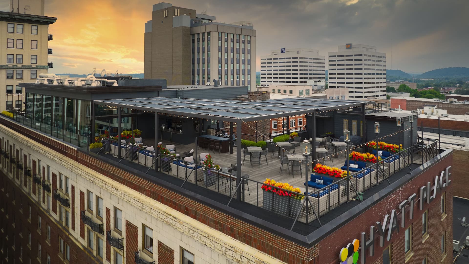 Hyatt Place Knoxville / Downtown Knoxville Rooftop Toward City