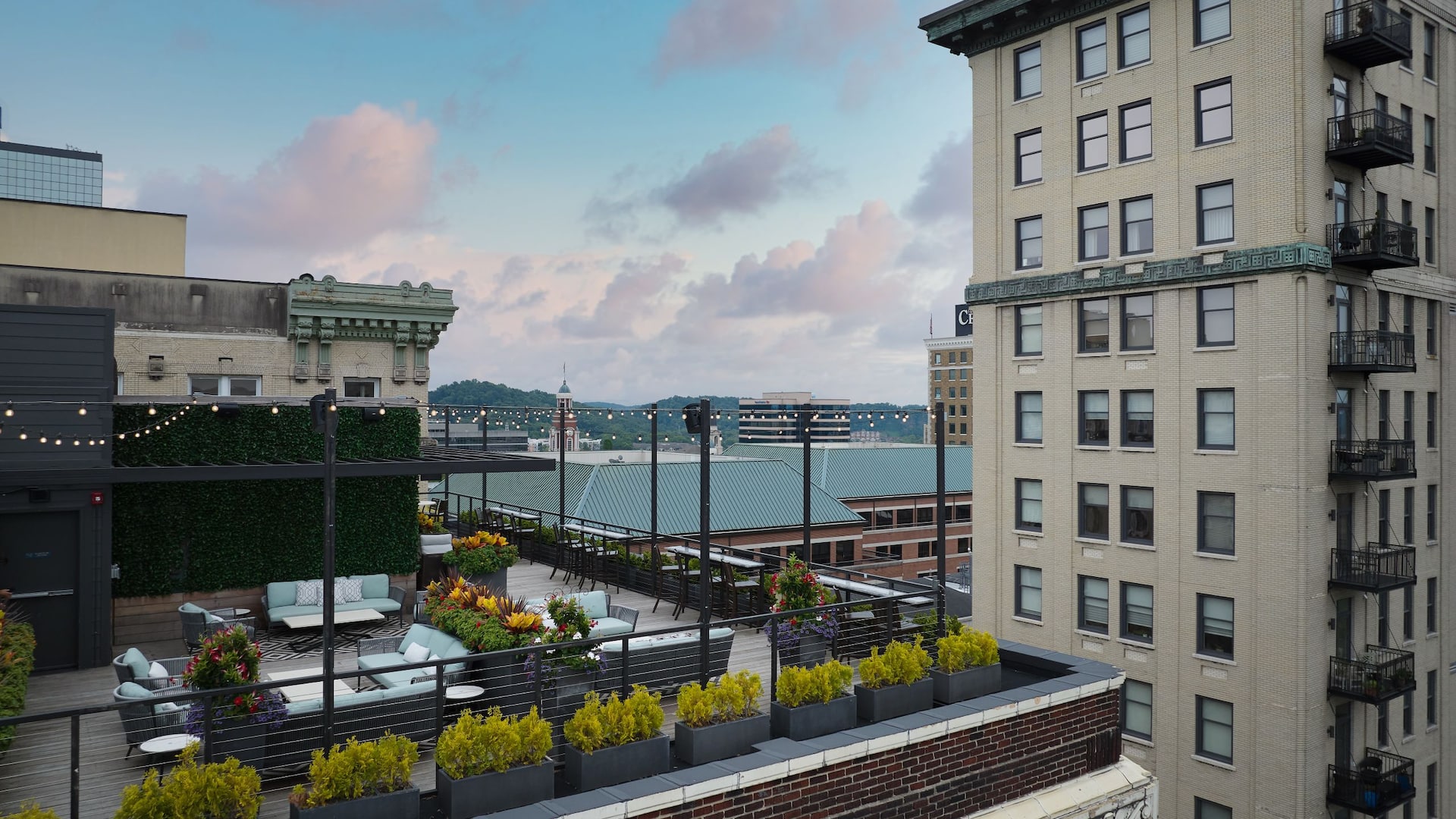 Hyatt Place Knoxville / Downtown Rooftop