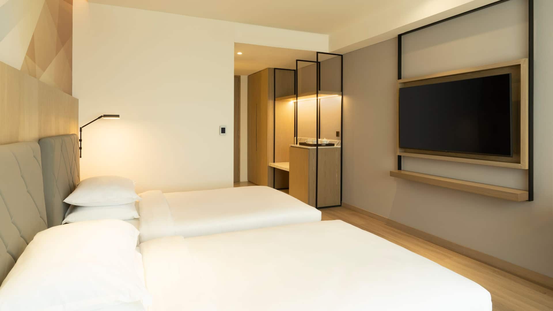 Hyatt Place Bharuch Twin Room Amenities