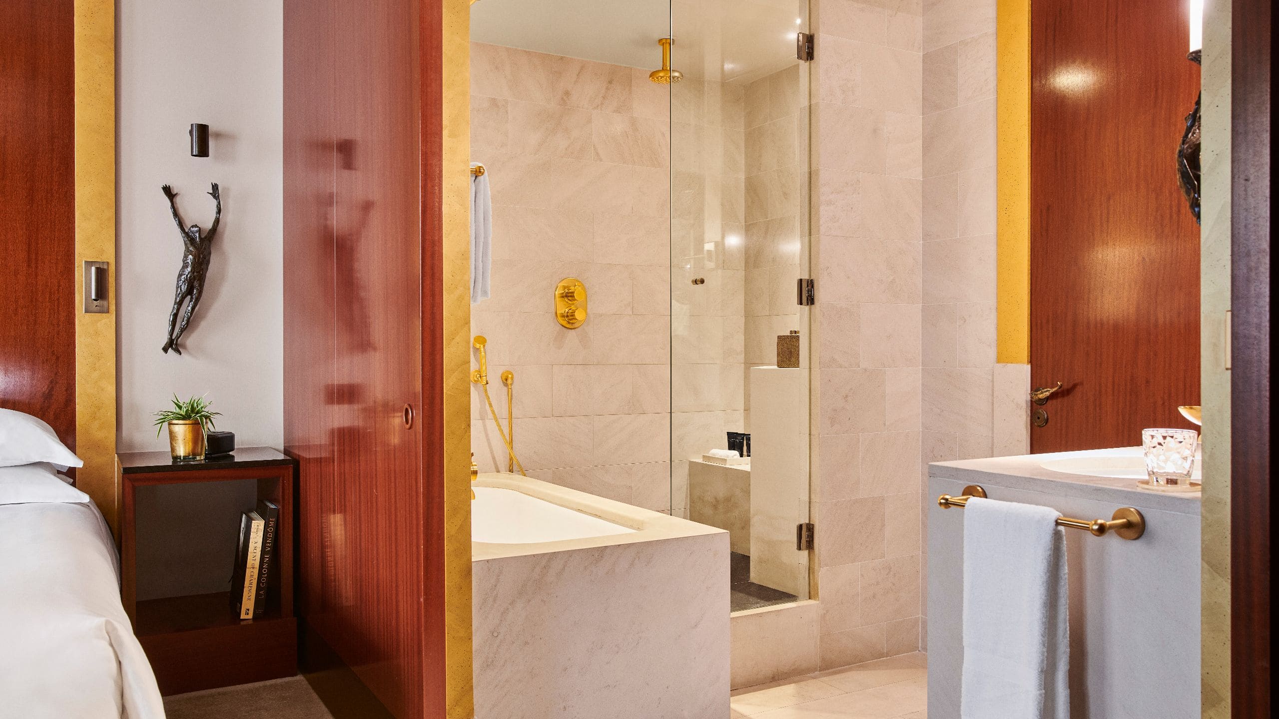 5 of 5 Park Hyatt Paris-Vendôme Twin Guestroom Bathroom