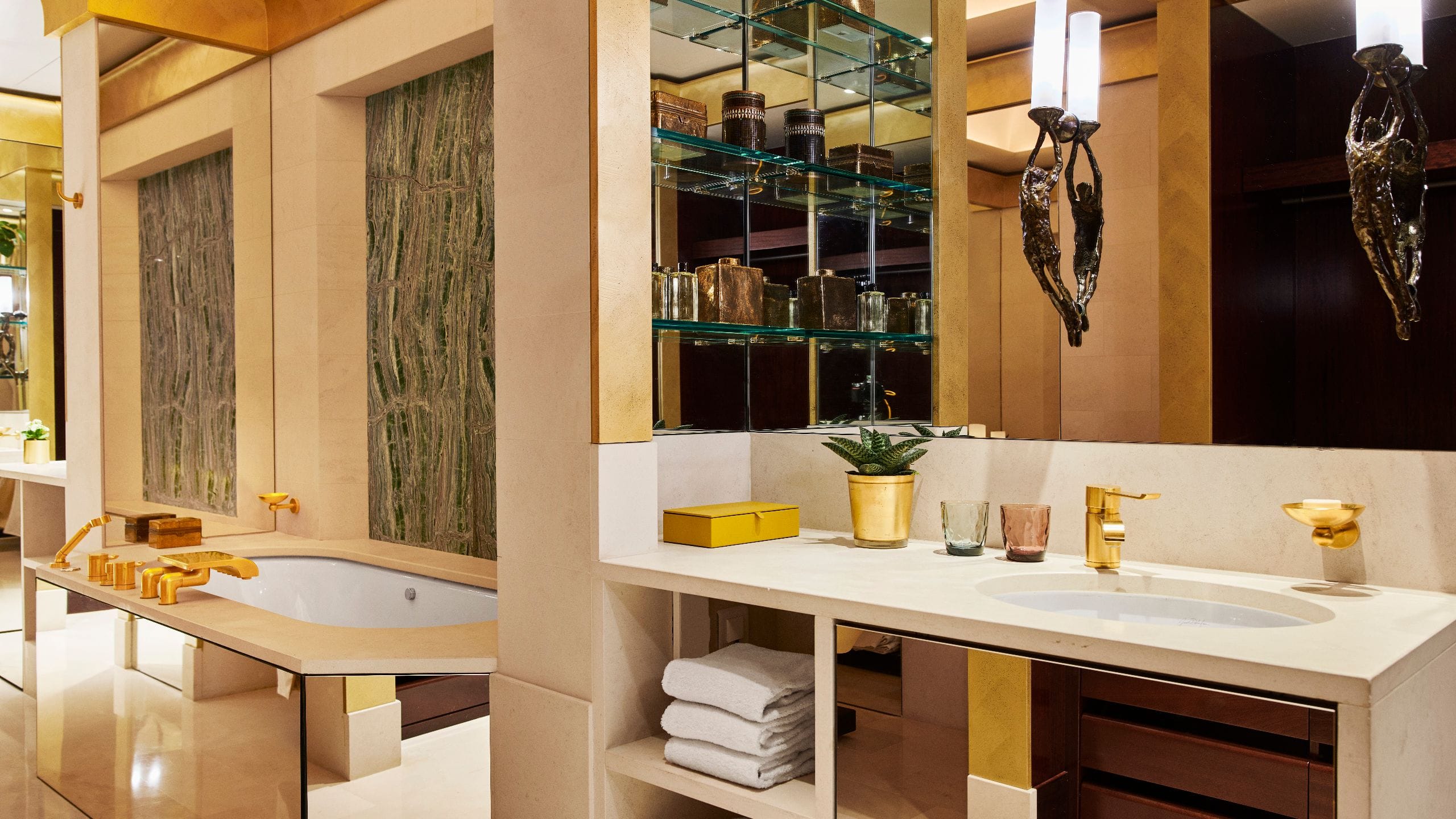 5 of 5 Park Hyatt Paris-Vendôme Imperiale Suite Bathroom