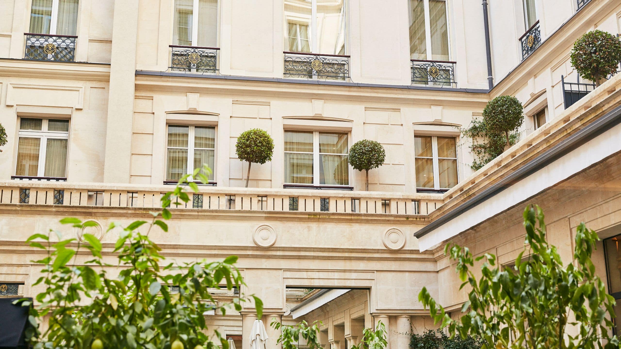 3 of 5 Park Hyatt Paris-Vendôme Terrace Day