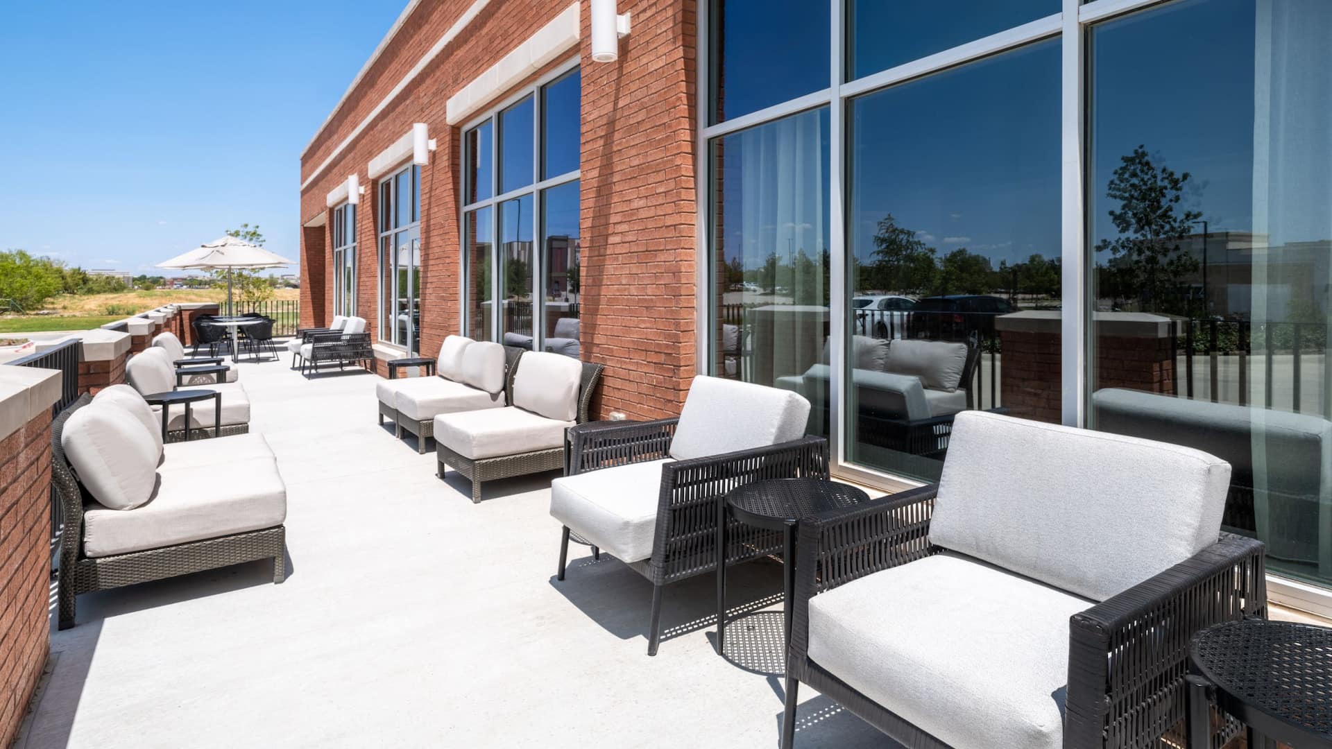 Hyatt Place Fort Worth / Alliance Town Center Front Patio