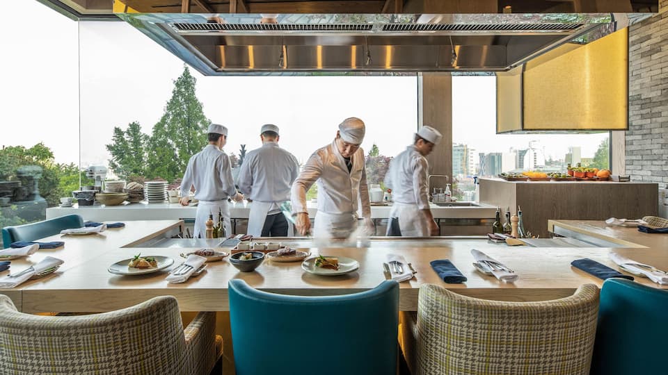 Grand Hyatt Seoul Teppan Chef Cooking