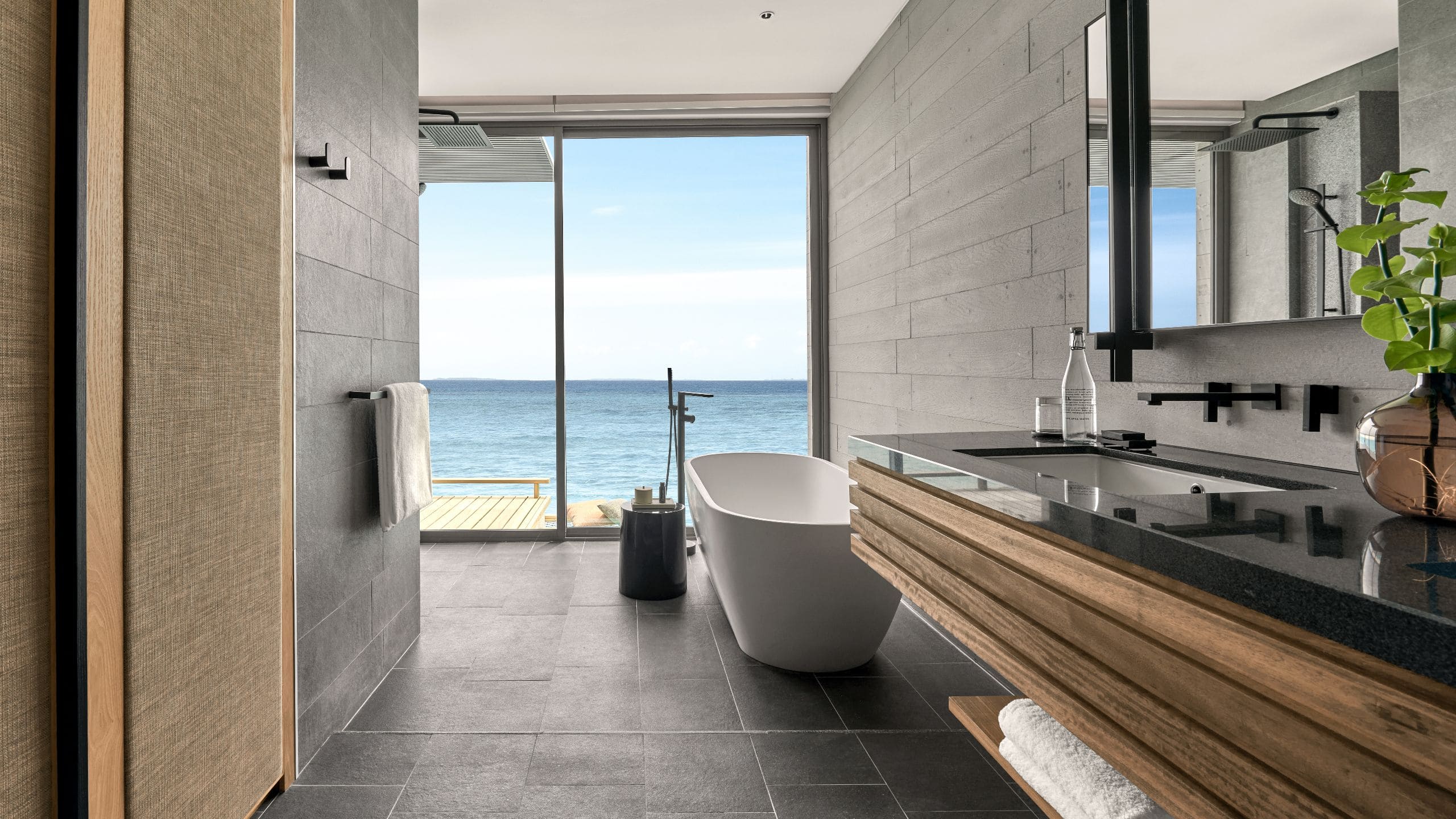 6/9 Alila Kothaifaru Maldives Sunrise Water Villa Bathroom
