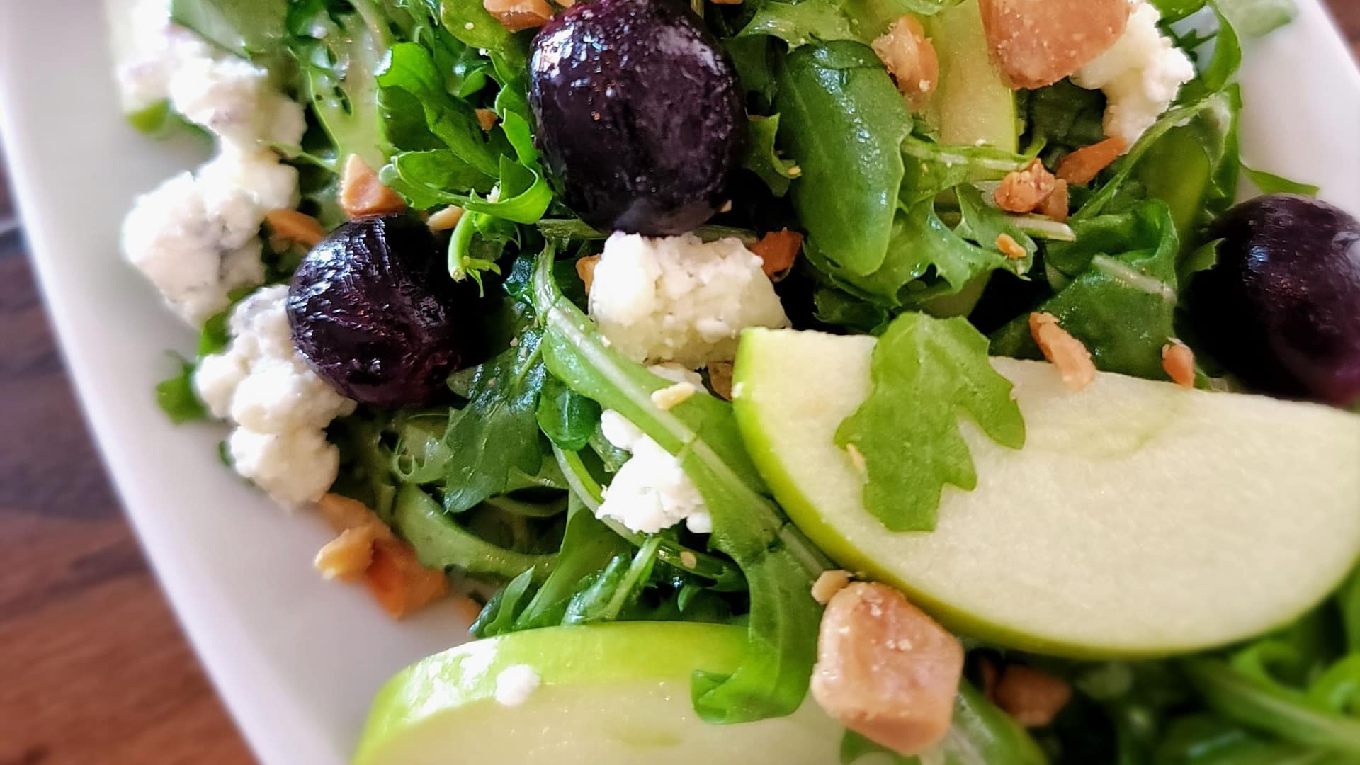 Hyatt Regency Huntington Beach Resort and Spa Hunrh Apple And Humbodt Fog Salad.2