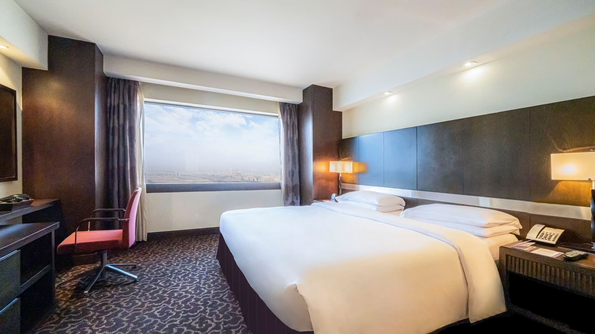 3 من 5 Hyatt Regency Dubai Regency Suite Bed Room