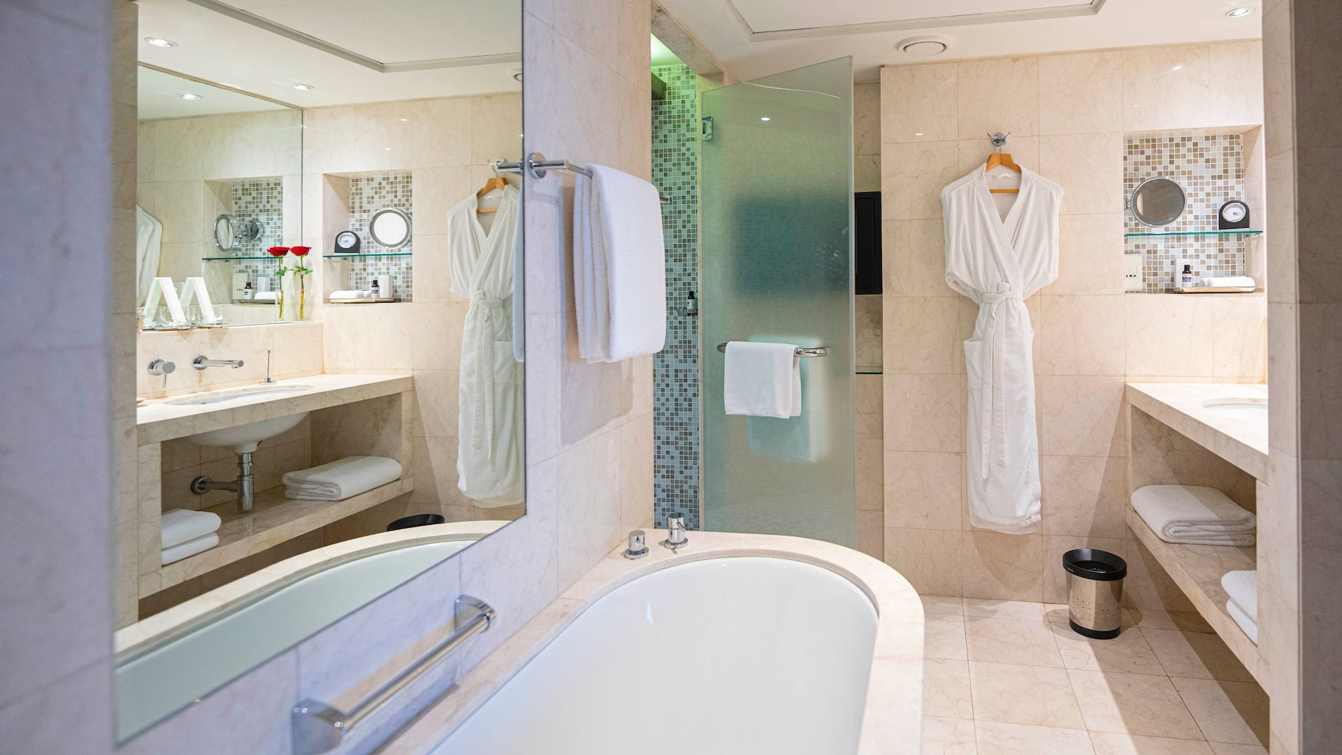 4 من 5 Hyatt Regency Dubai Regency Suite Bathroom