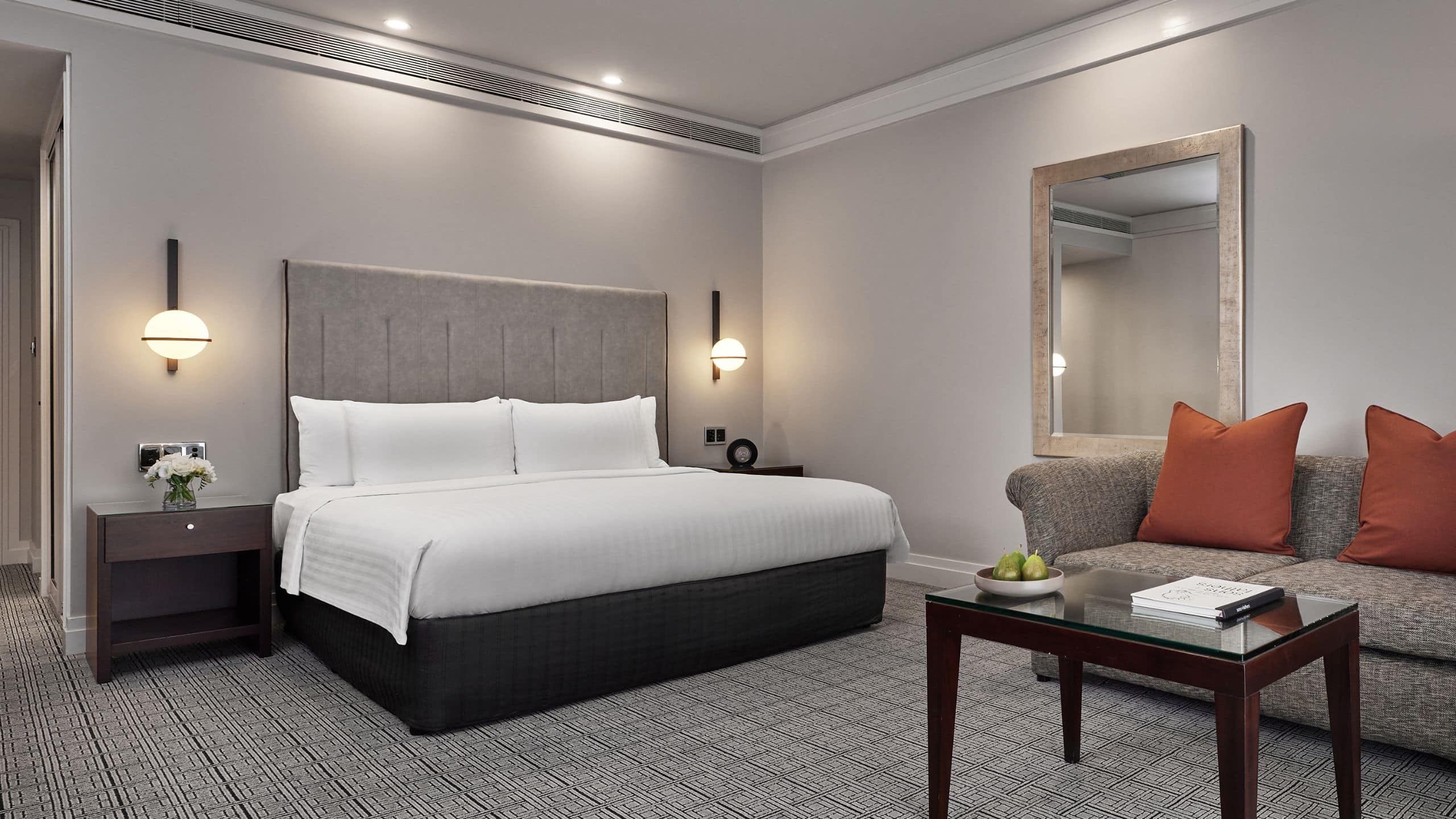 Hyatt Hotel Canberra - A Park Hyatt Hotel Deluxe King Inward Looking