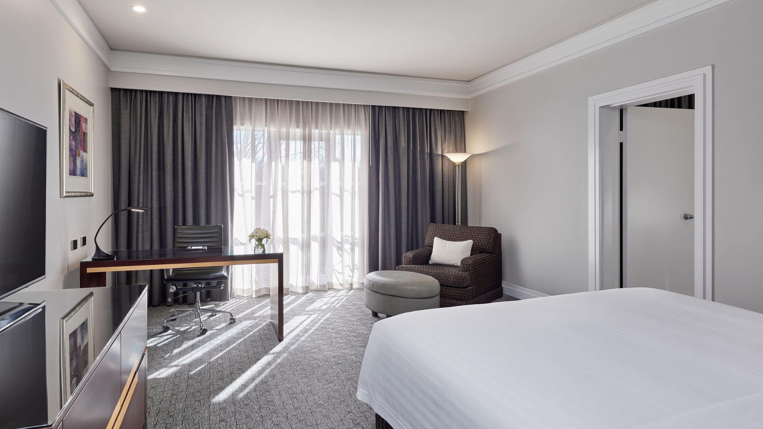 Hyatt Hotel Canberra - A Park Hyatt Hotel Suite Bedroom