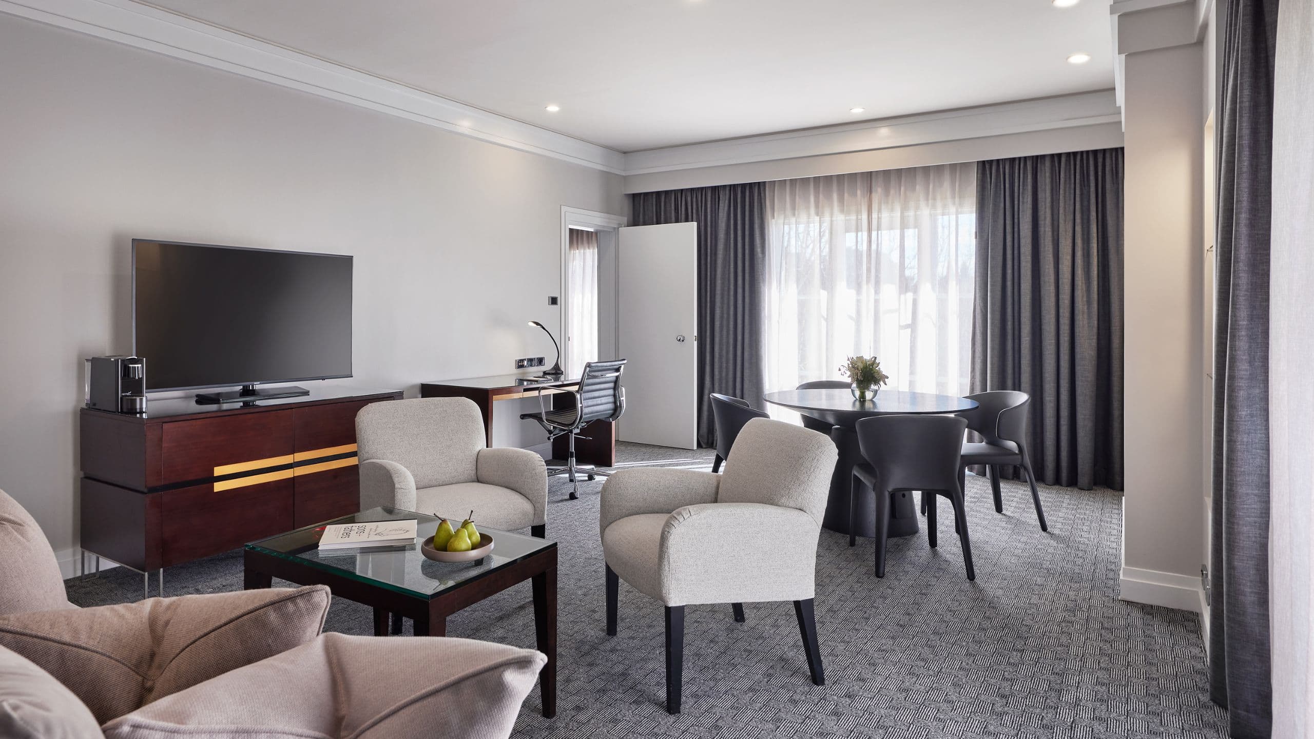 Hyatt Hotel Canberra - A Park Hyatt Hotel Park Suite Living Room