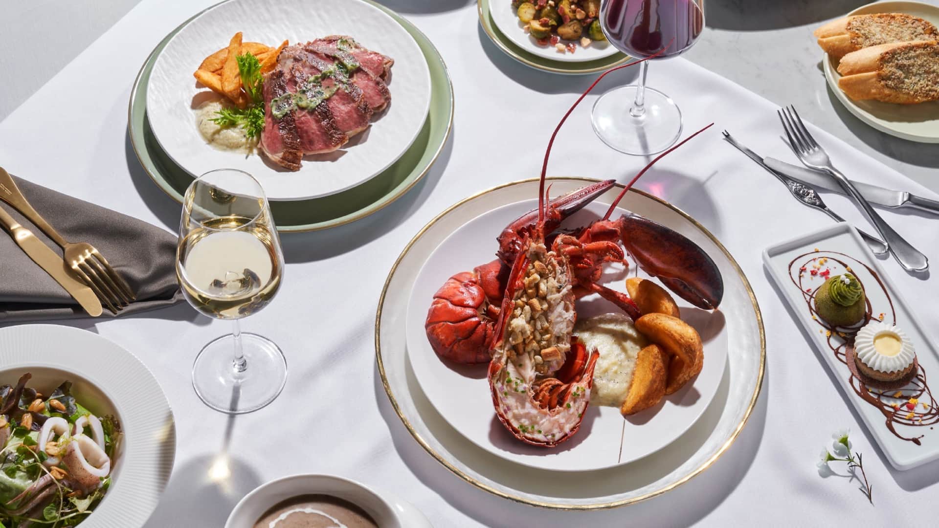 Hyatt Place New Taipei City Xinzhuang Boston Lobster