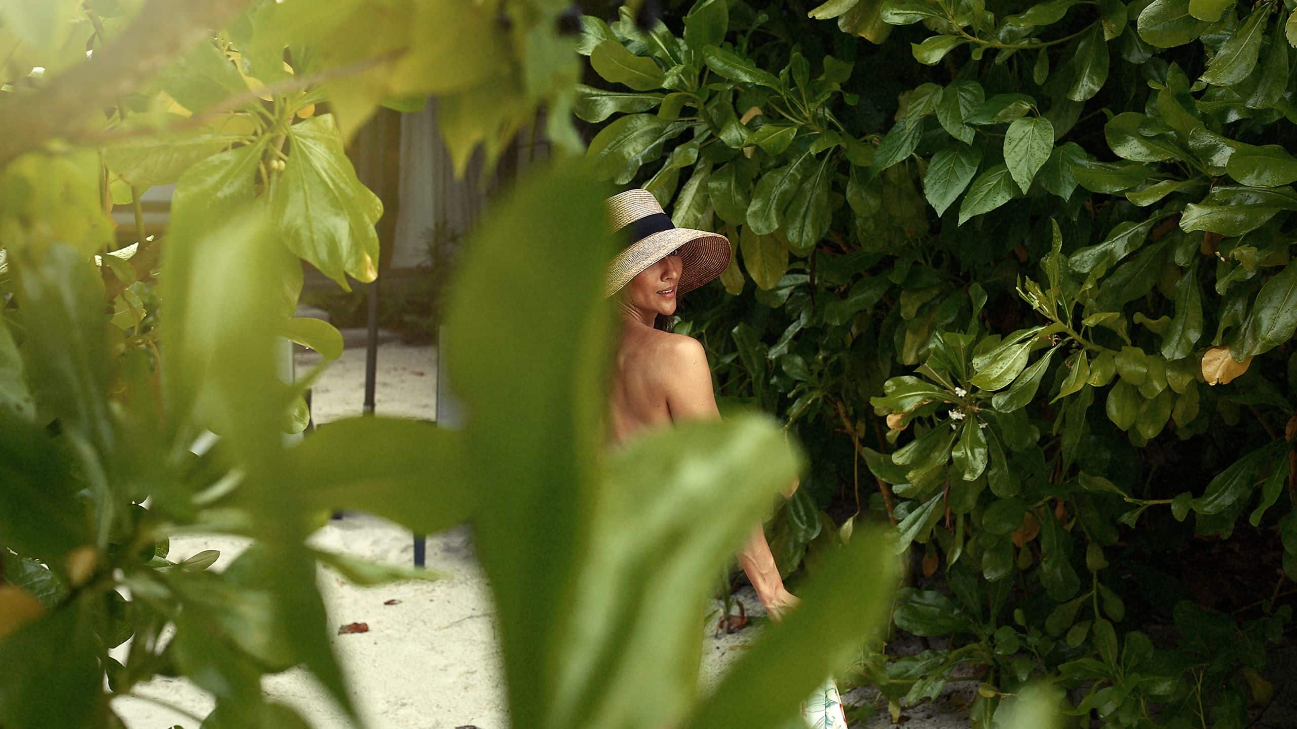 Alila Kothaifaru Maldives Beach Villa Women Walking