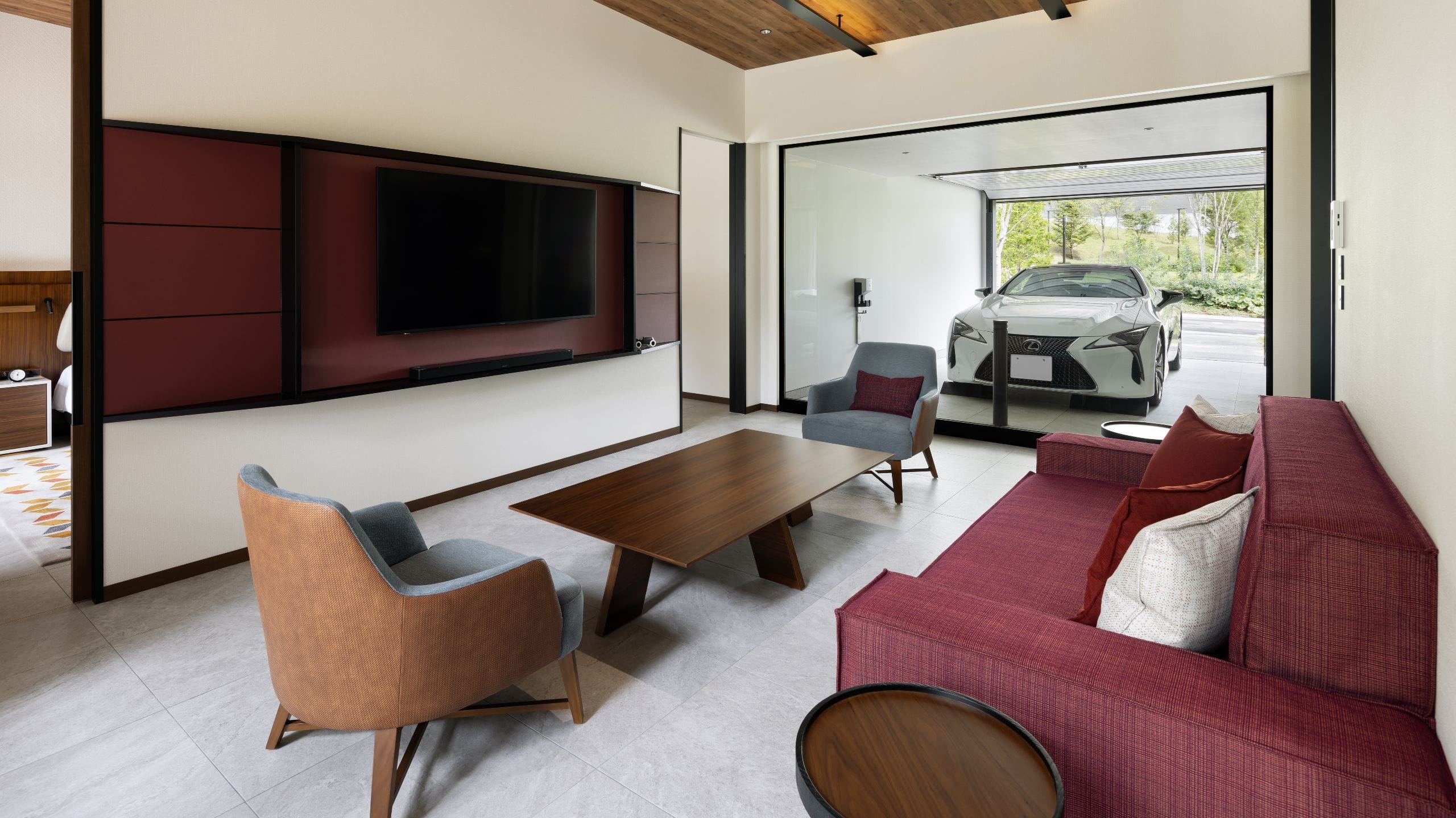 2 of 7 Fuji Speedway Hotel Residential Villa Garage View